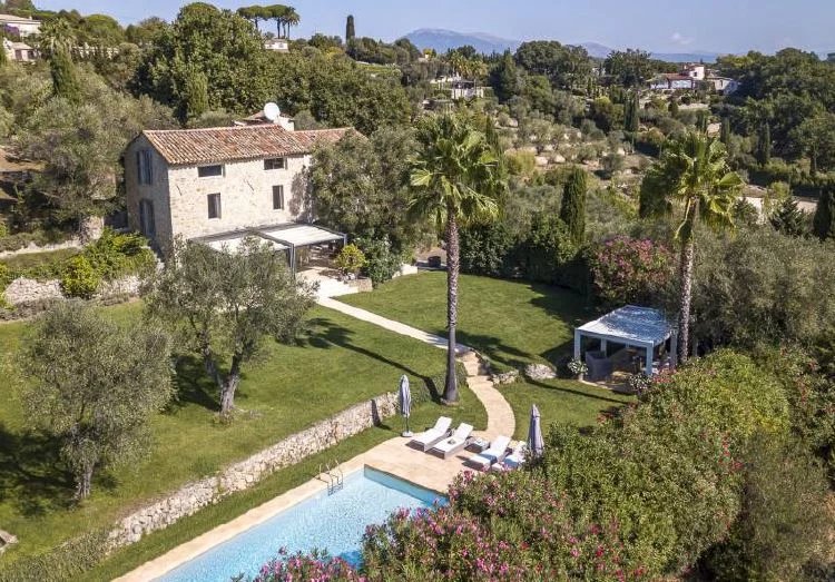 BASTIDE CLOSE TO THE OLF VILLAGE OF MOUGINS
