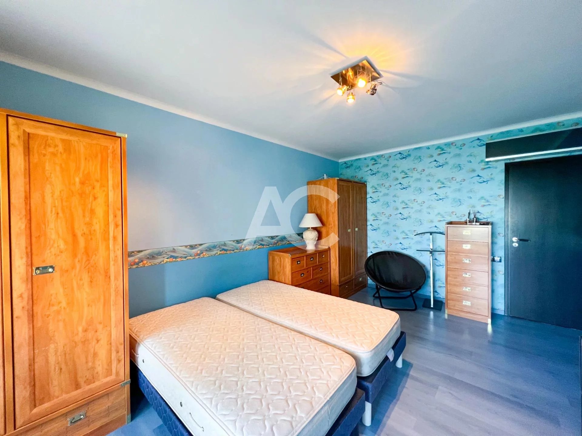 Sea view 4-room apartment in Villeneuve-Loubet