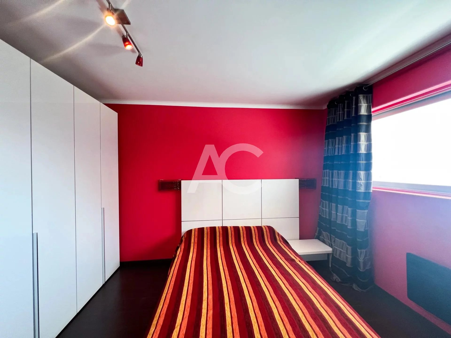 Sea view 4-room apartment in Villeneuve-Loubet