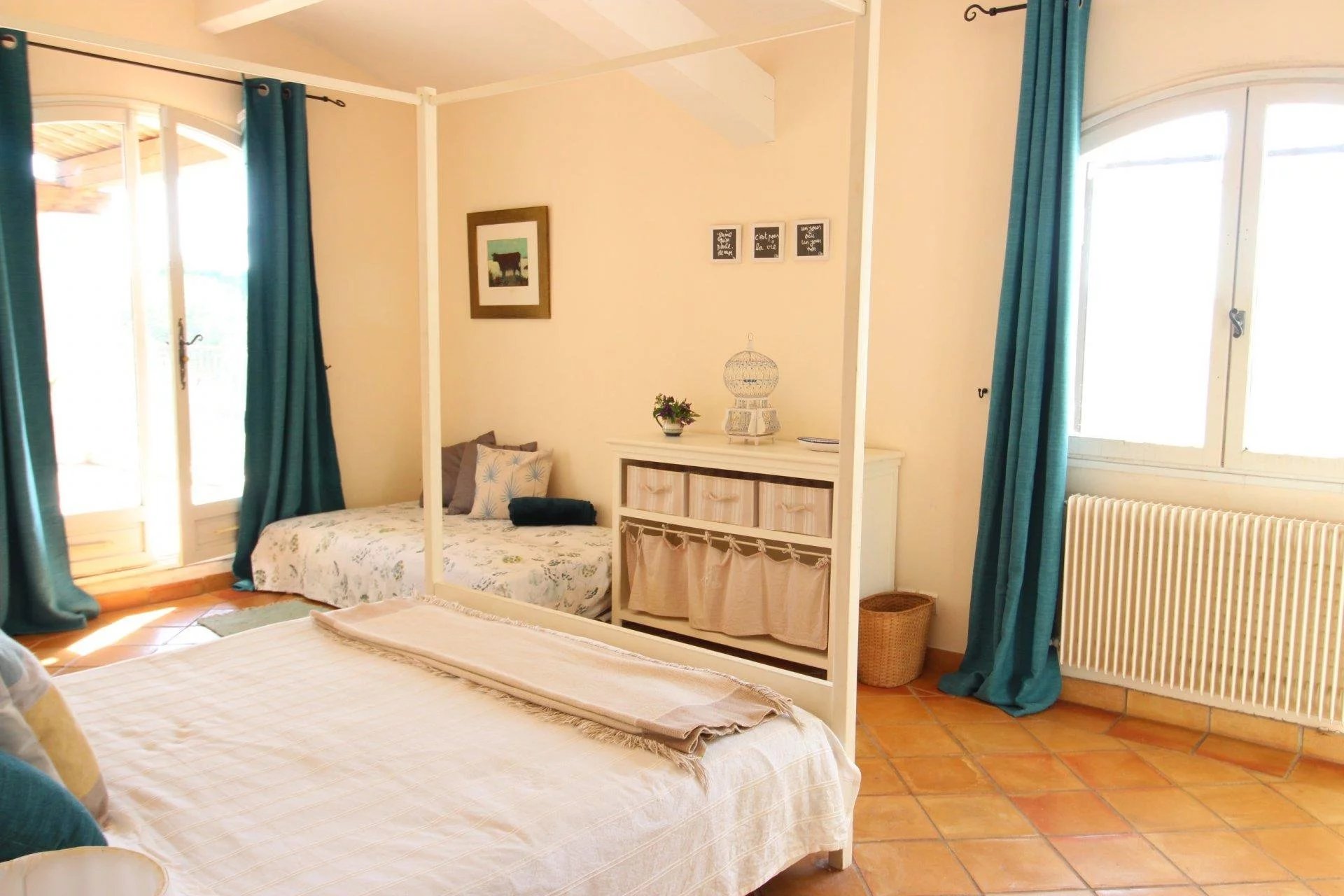 Charming villa with 6 bedrooms and a large flat garden