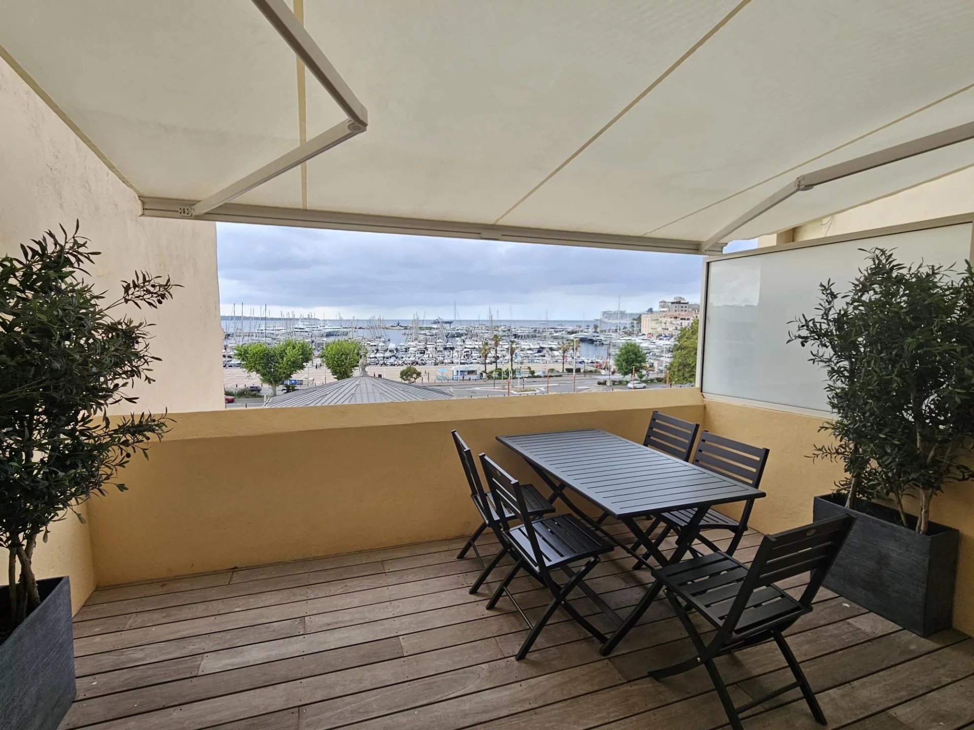the Audrey, sumptuous 3-bedroom penthouse for sale in Cannes centre with a sea view