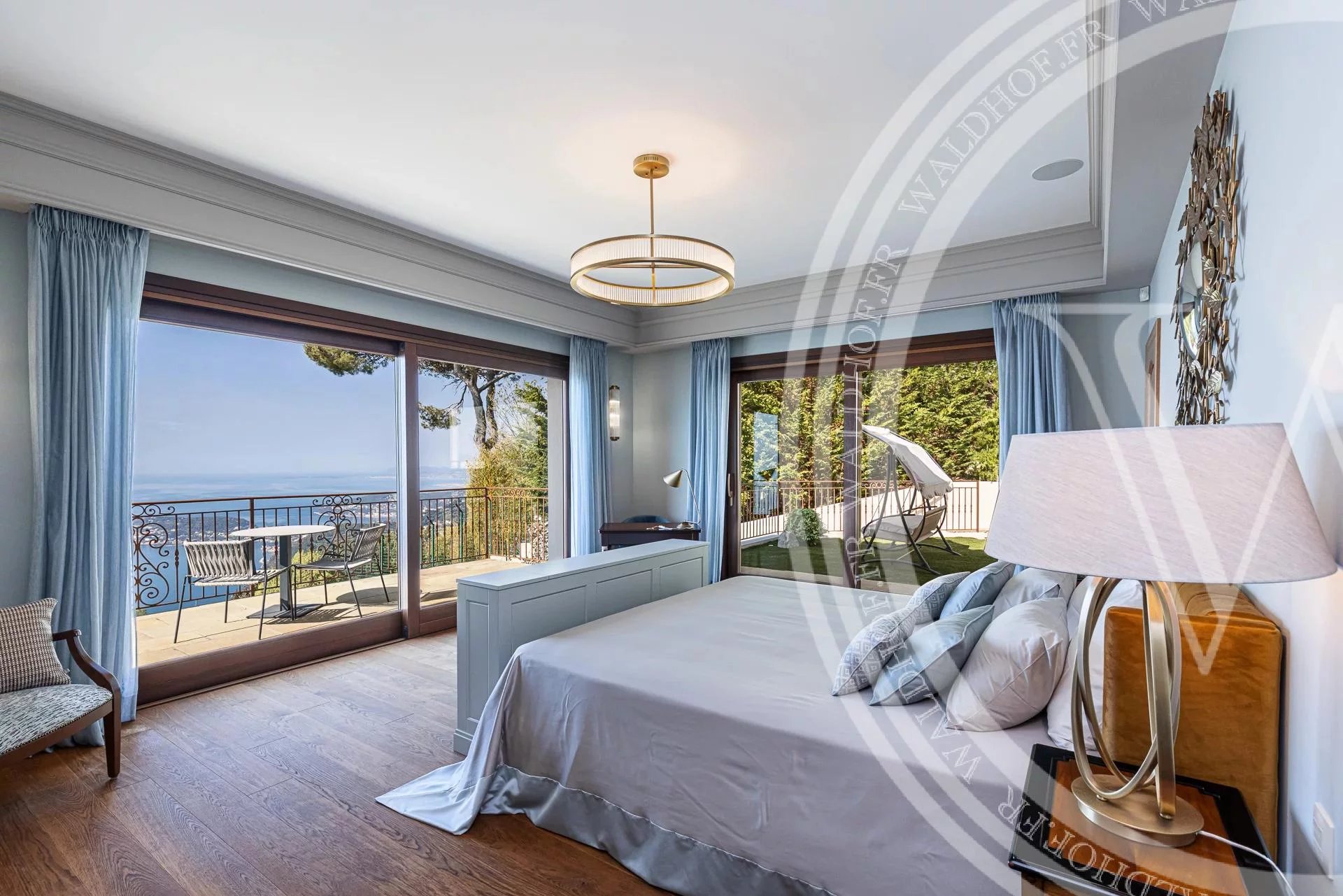 Villa rénovée 8 chambres avec grand jardin et vue sur la mer – ÈZE