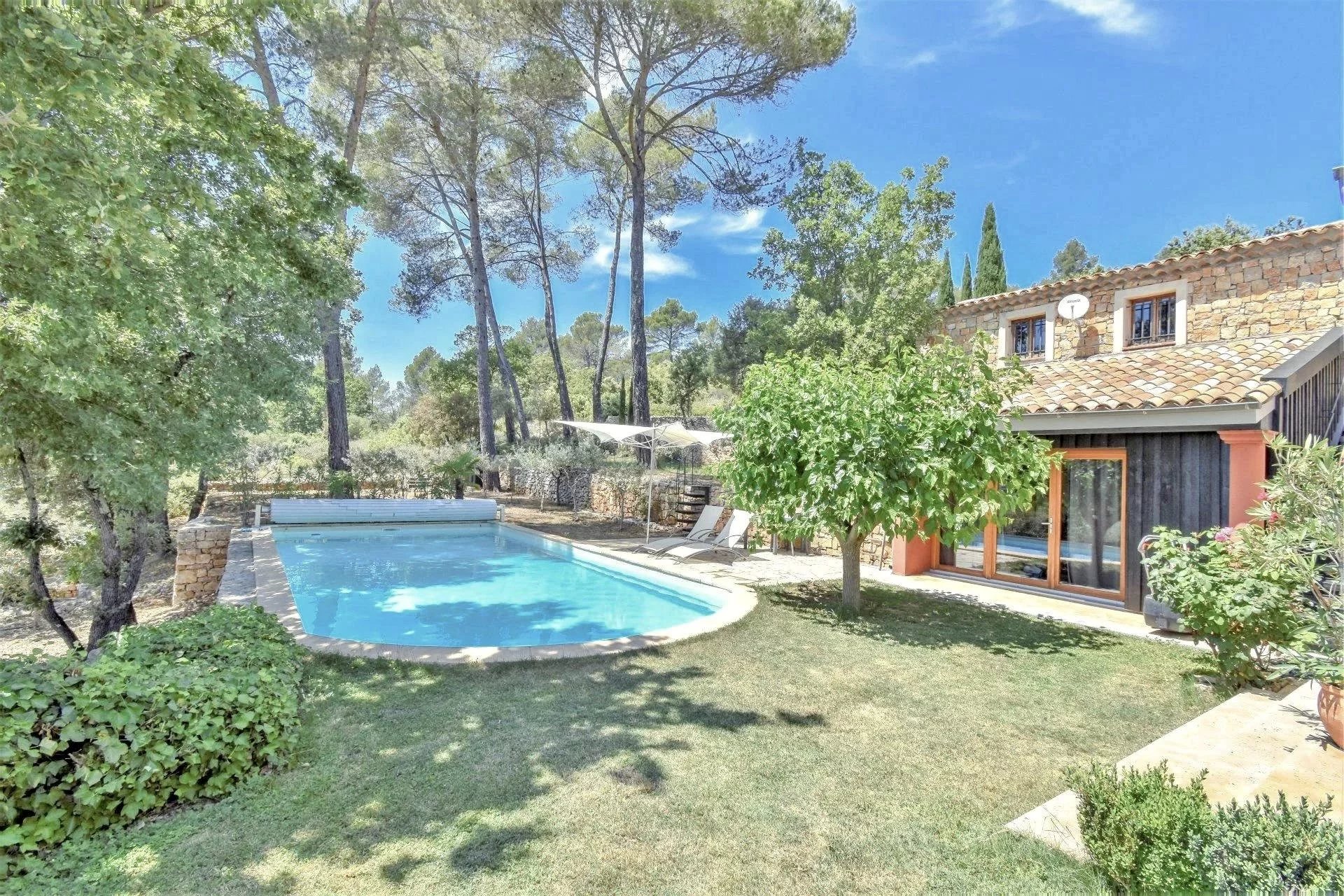Stylish achitect villa settled in a green paradise with beautiful panoramic views.