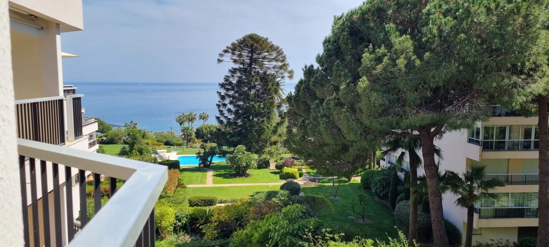 Lägenhet till salu i Cannes Californie med tennis och swimmingpool