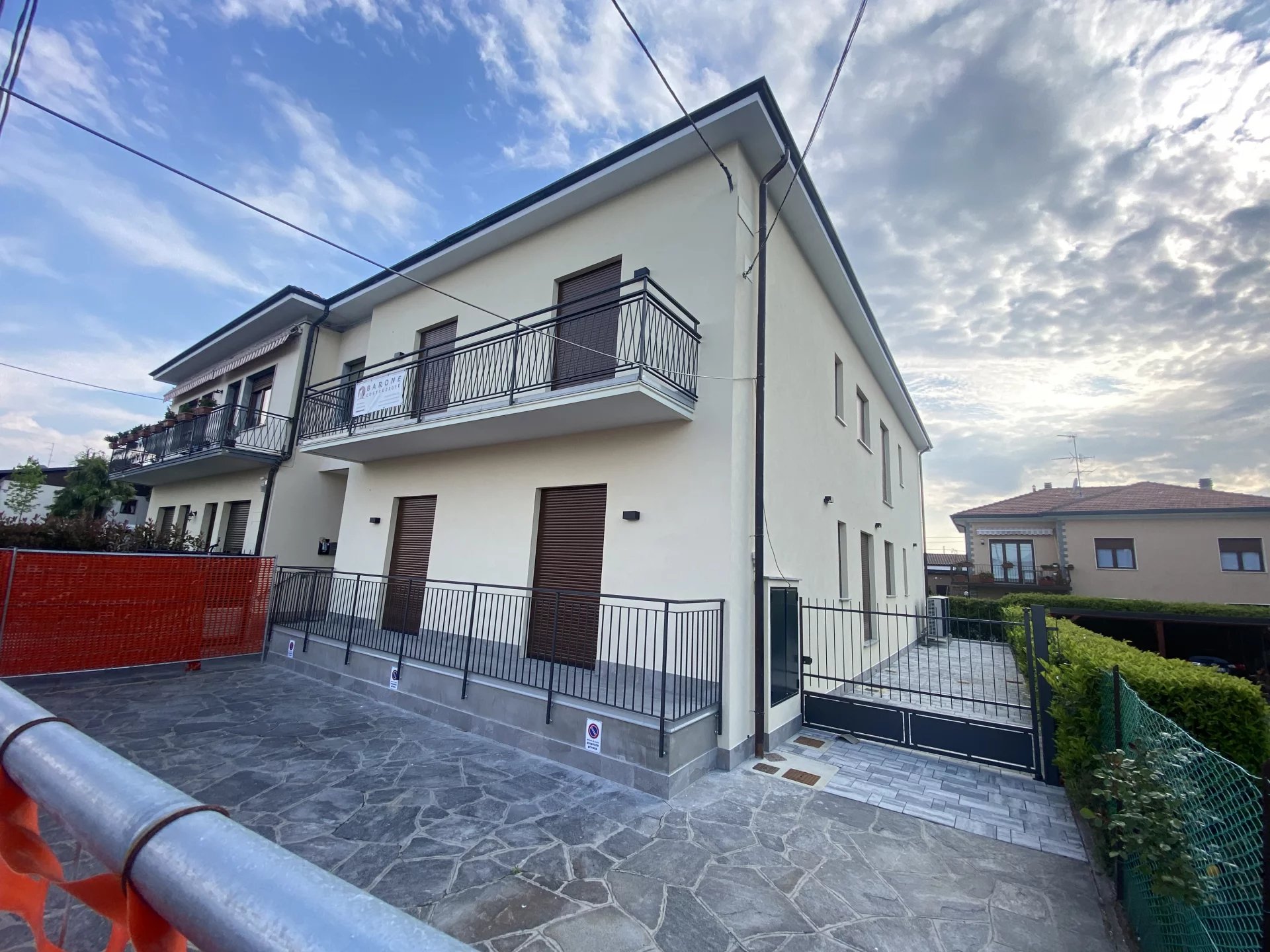 Sale Apartment - Villa Guardia - Italy