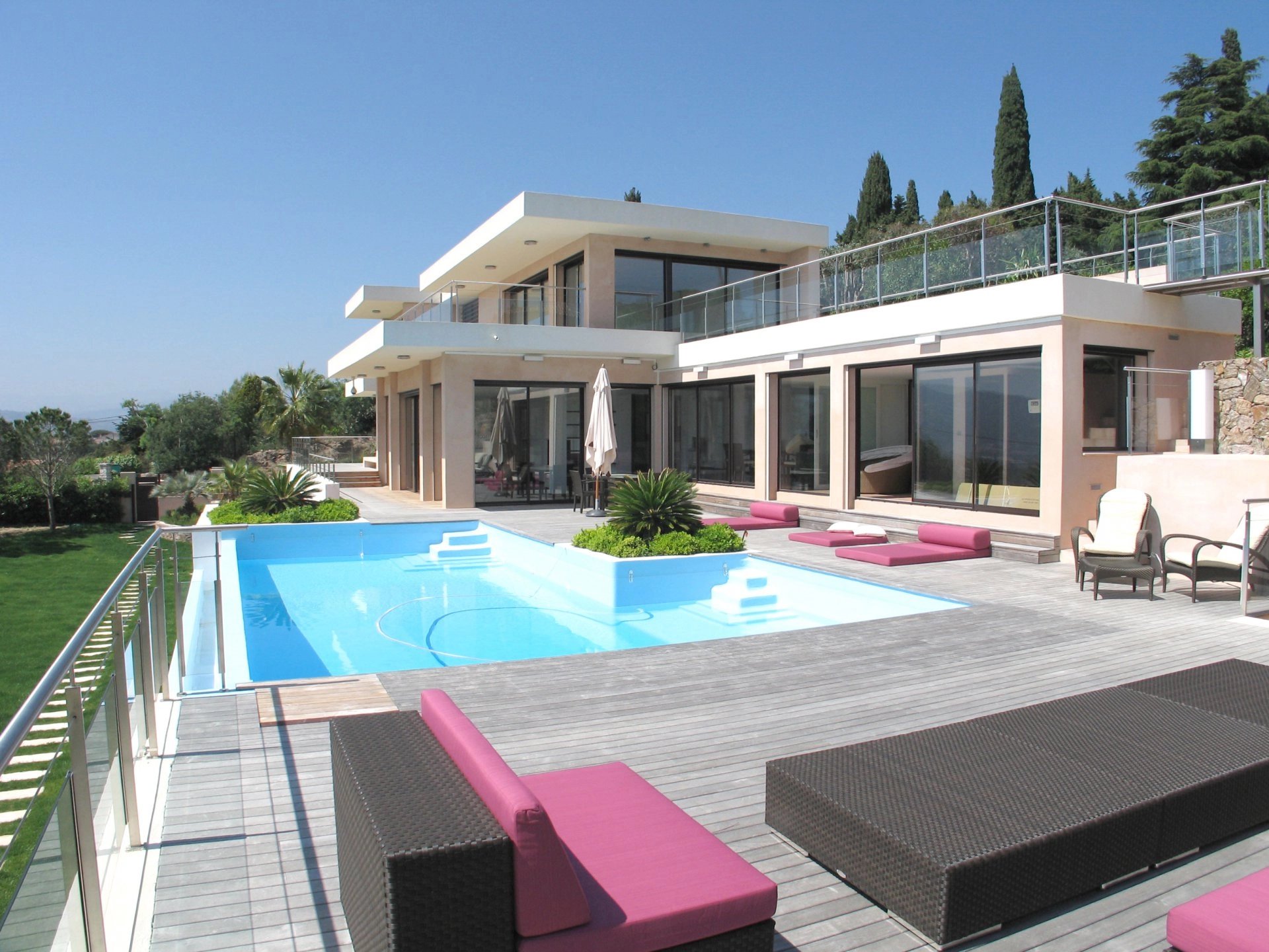 Seasonal rental Property Cannes-la-Bocca Croix des Gardes