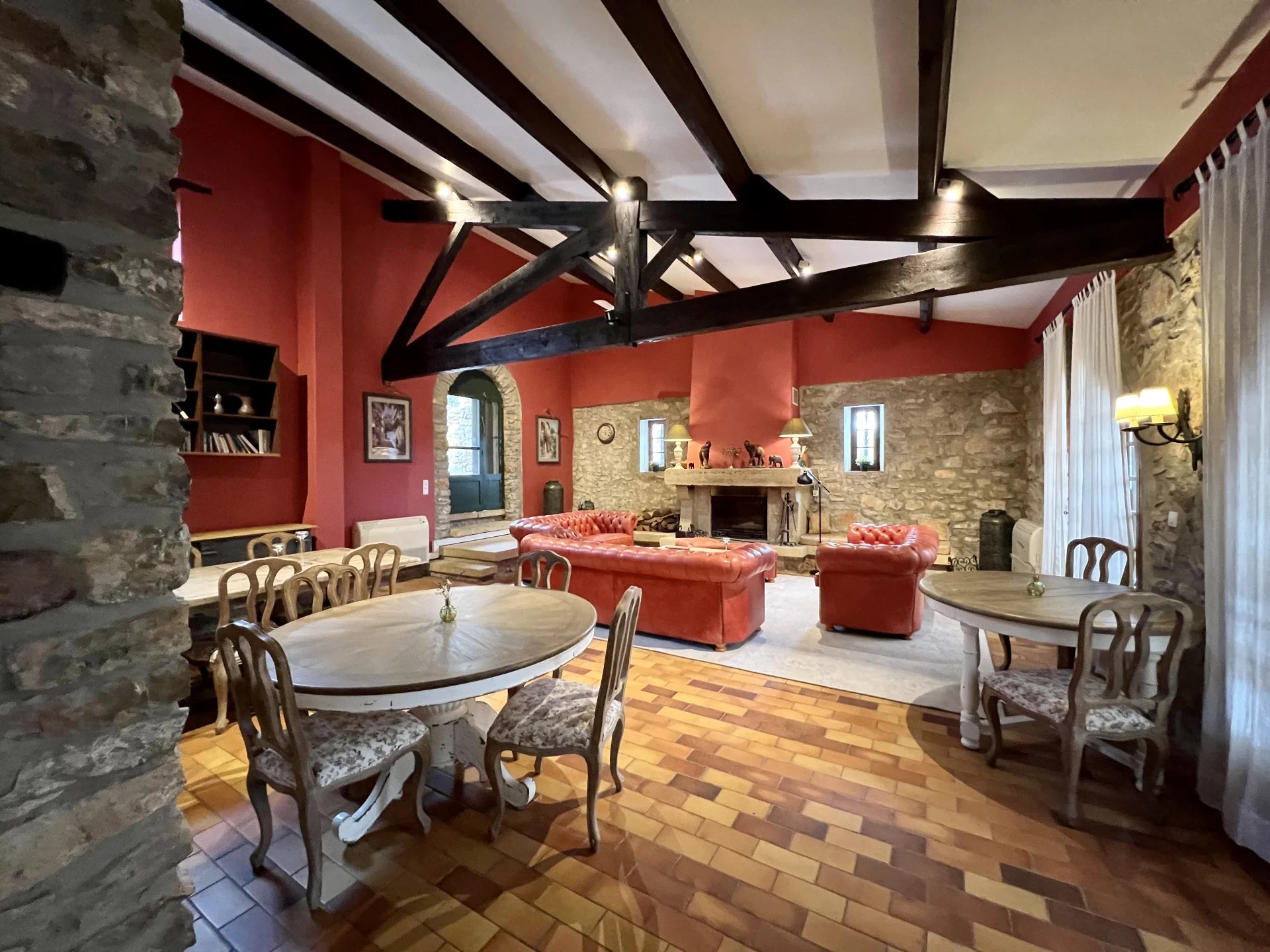 17th century bastide nestled in the heart of 2.8 hectares in Besse sur Issole