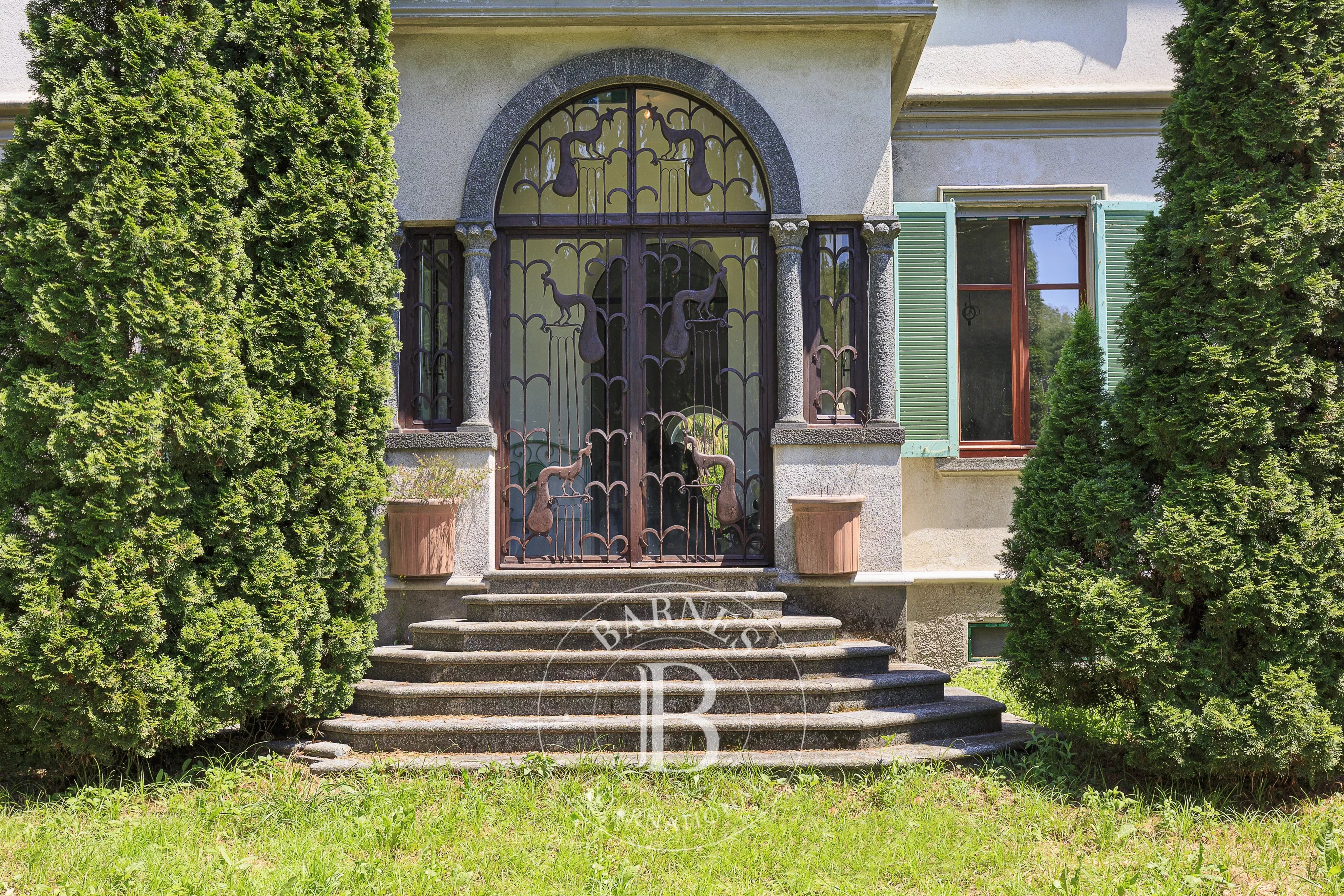 Villa historique à vendre Montano Lucino - picture 3 title=