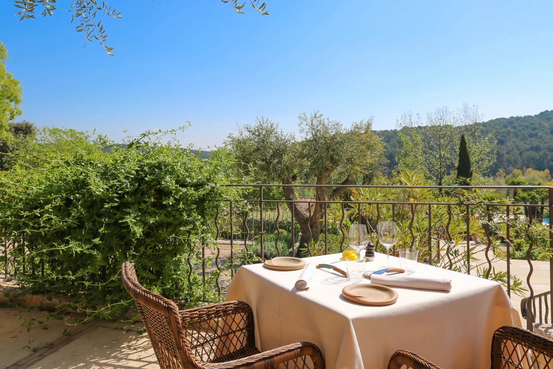 CHATEAU DE BERNE - STAY IN PROVENCE