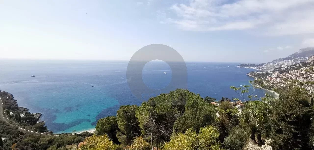 Roquebrune Cap-Martin: 160 m² villa with panoramic sea and Monaco views: