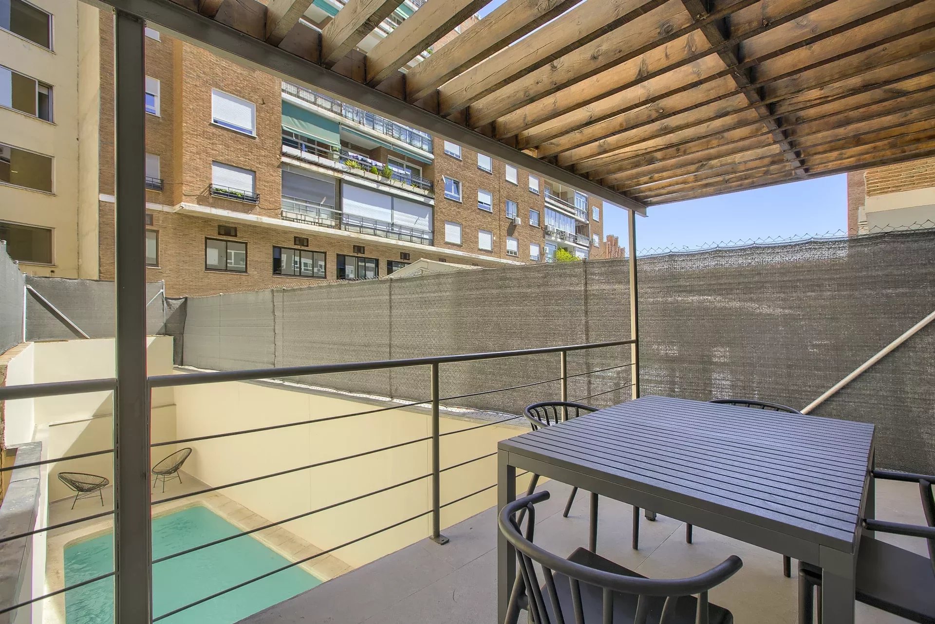 Madrid - Chamberi - Almagro - Triplex meublé de 2 chambres à coucher avec piscine privée - picture 8 title=