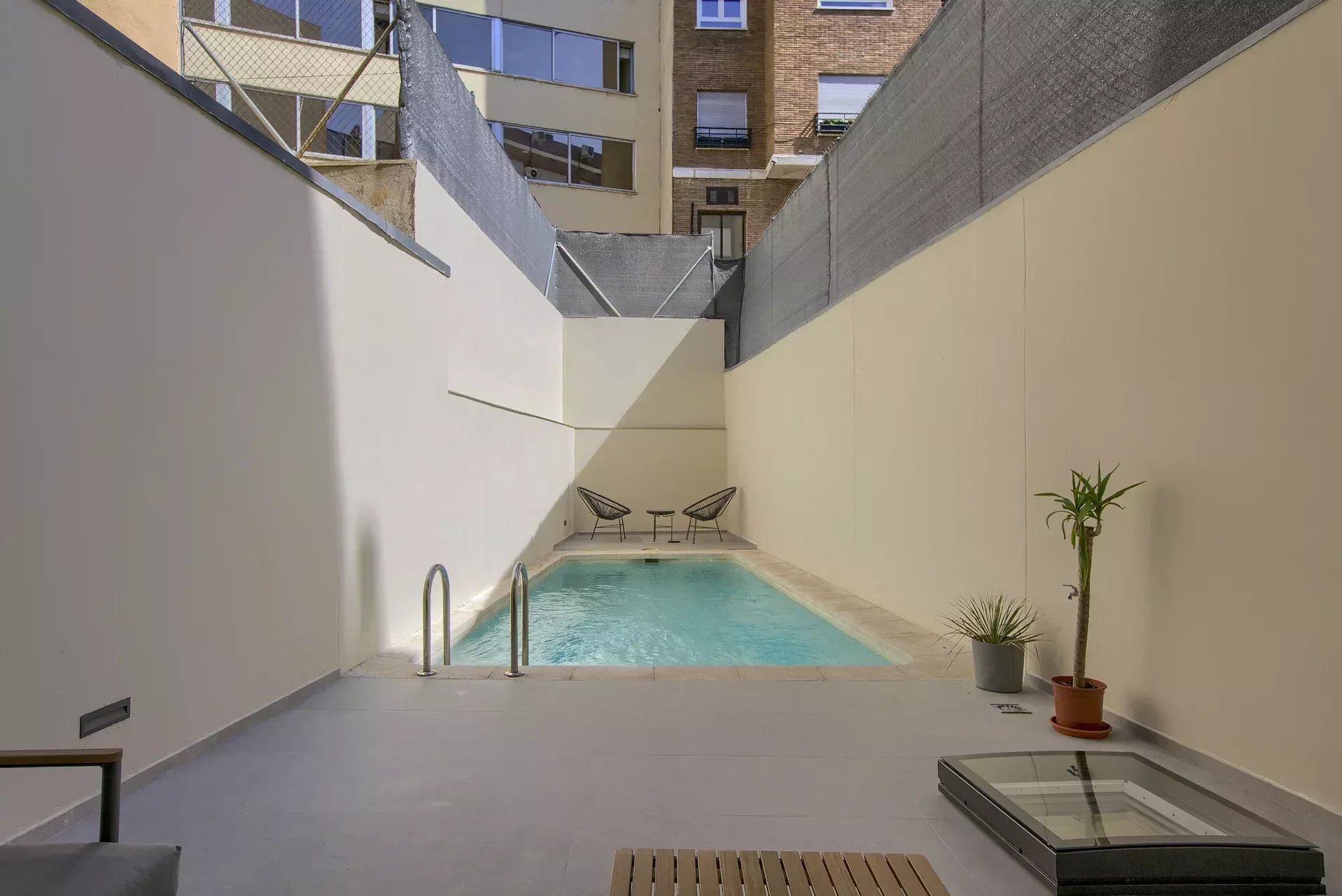 Madrid - Chamberi - Almagro - Triplex meublé de 2 chambres à coucher avec piscine privée - picture 20 title=