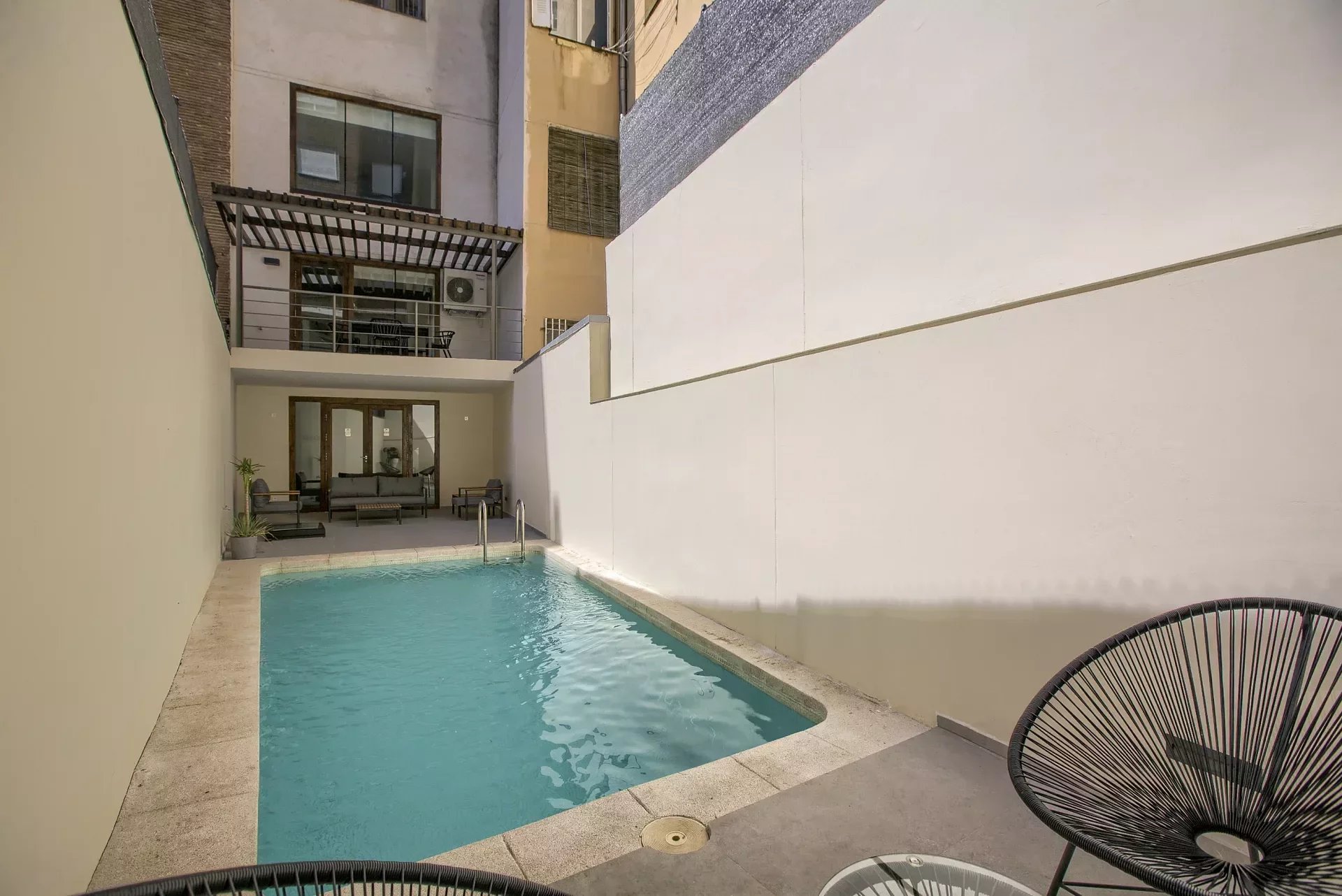 Madrid - Chamberi - Almagro - Triplex meublé de 2 chambres à coucher avec piscine privée - picture 1 title=