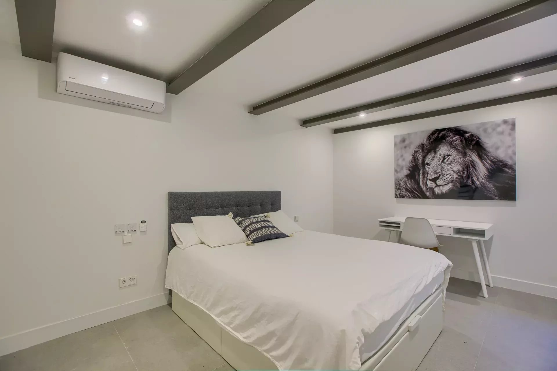 Madrid - Chamberi - Almagro - Triplex meublé de 2 chambres à coucher avec piscine privée - picture 17 title=