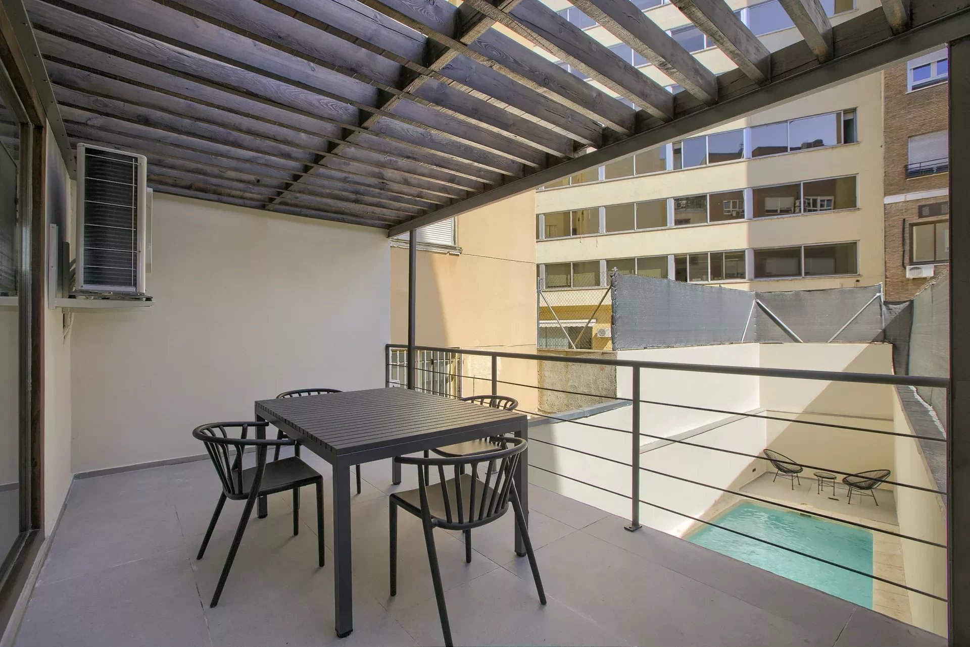 Madrid - Chamberi - Almagro - Triplex meublé de 2 chambres à coucher avec piscine privée - picture 9 title=
