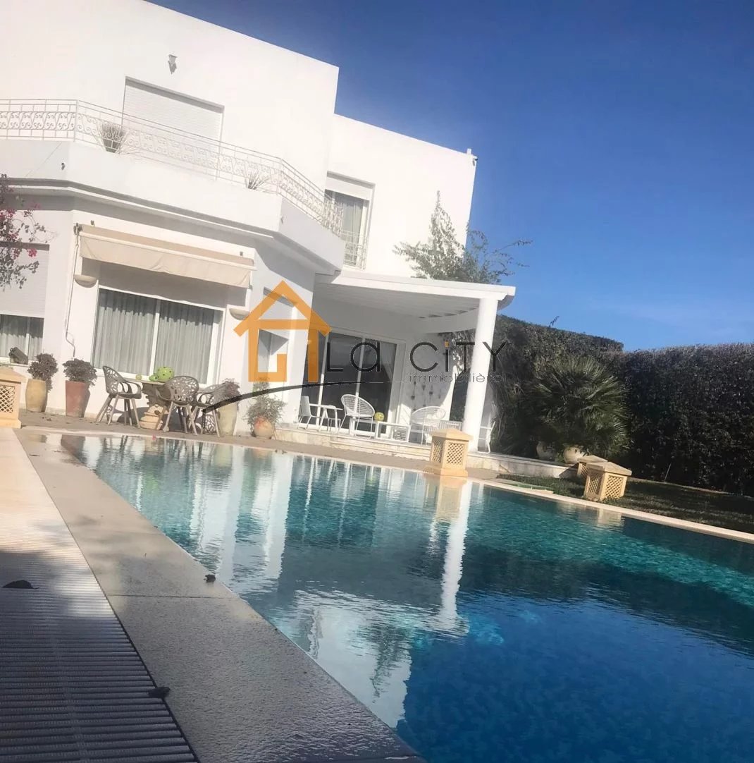 Vente Villa avec piscine à La Soukra