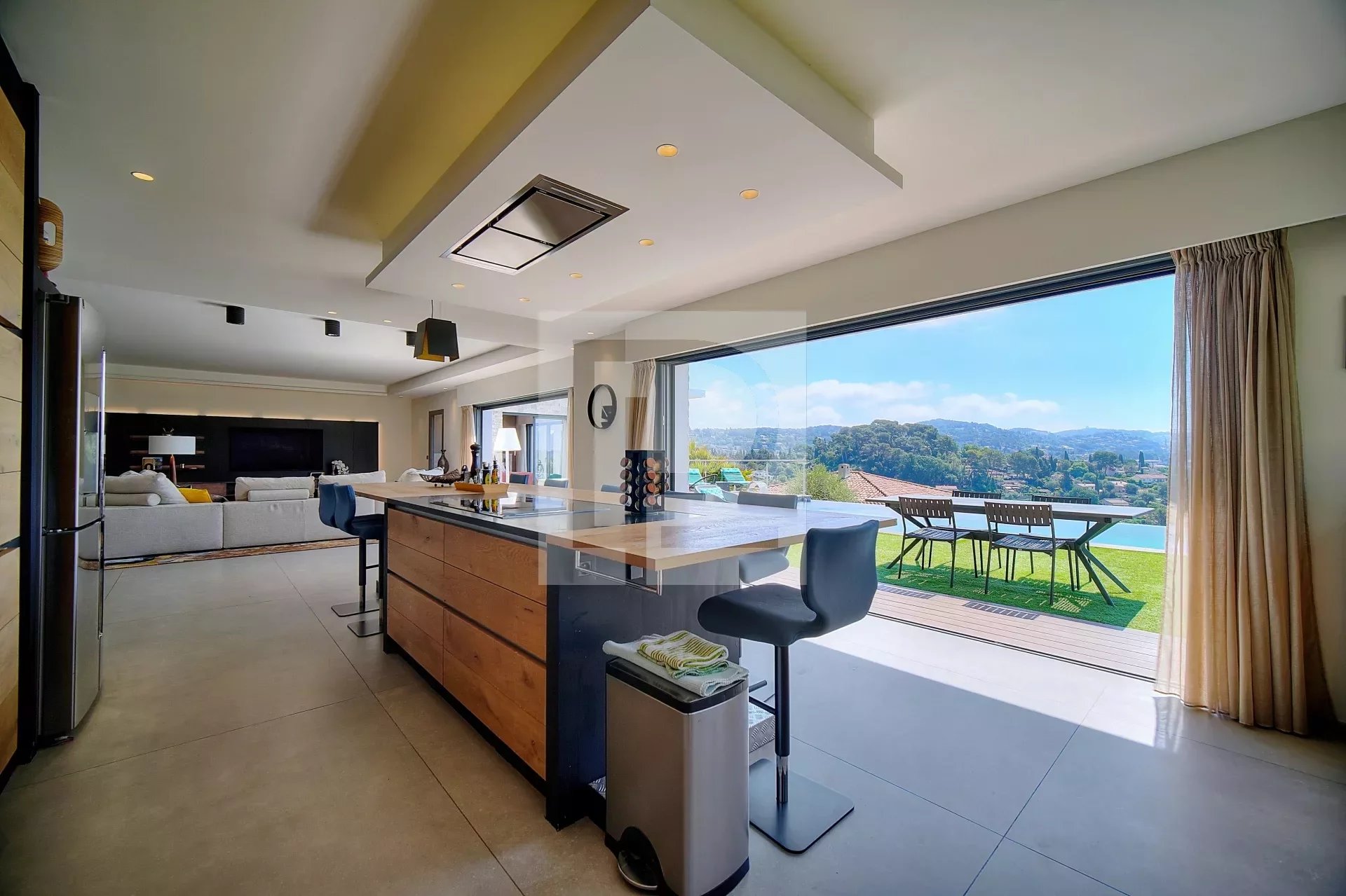 180 degree panoramic view for this superb modern