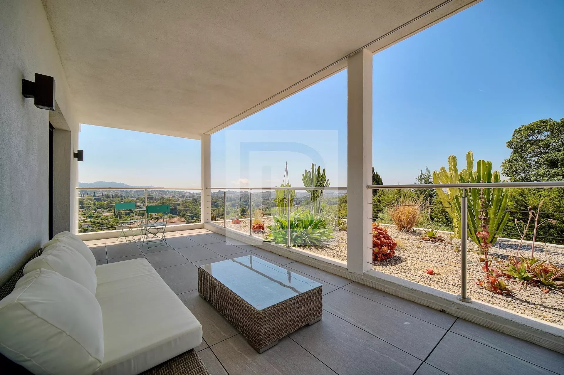 180 degree panoramic view for this superb modern