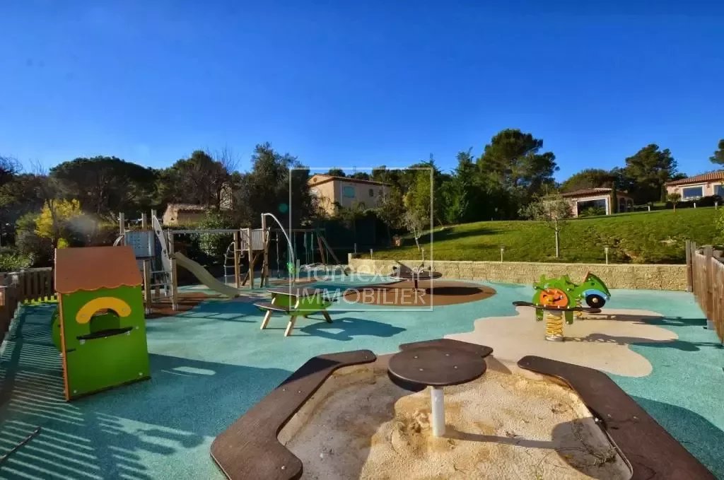 villa luxe mougins : terrain de jeu enfants