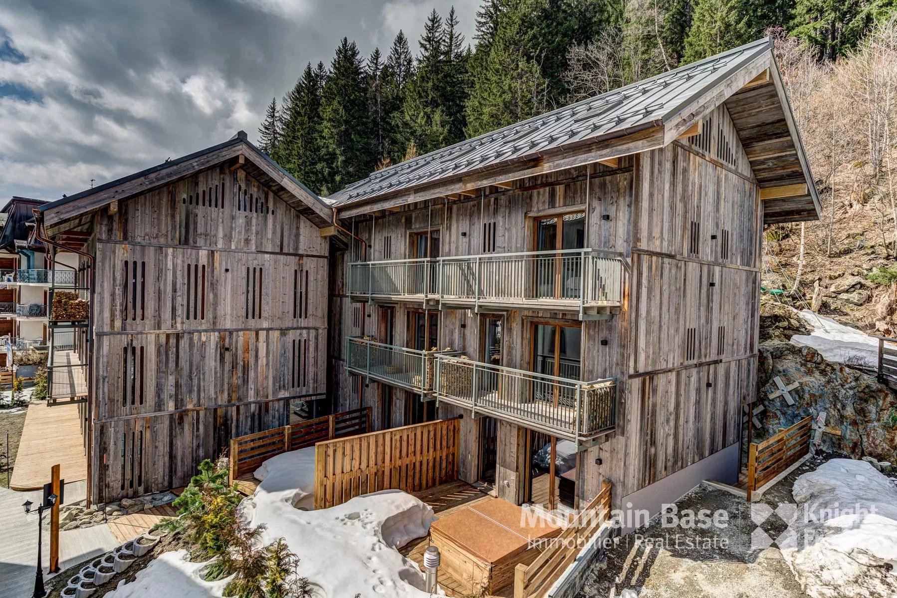 A 4 bedroom, 4 bathroom (all ensuite) townhouse apartment on ground to 3rd floors with a sauna and shower at basement level Accommodation in Chamonix