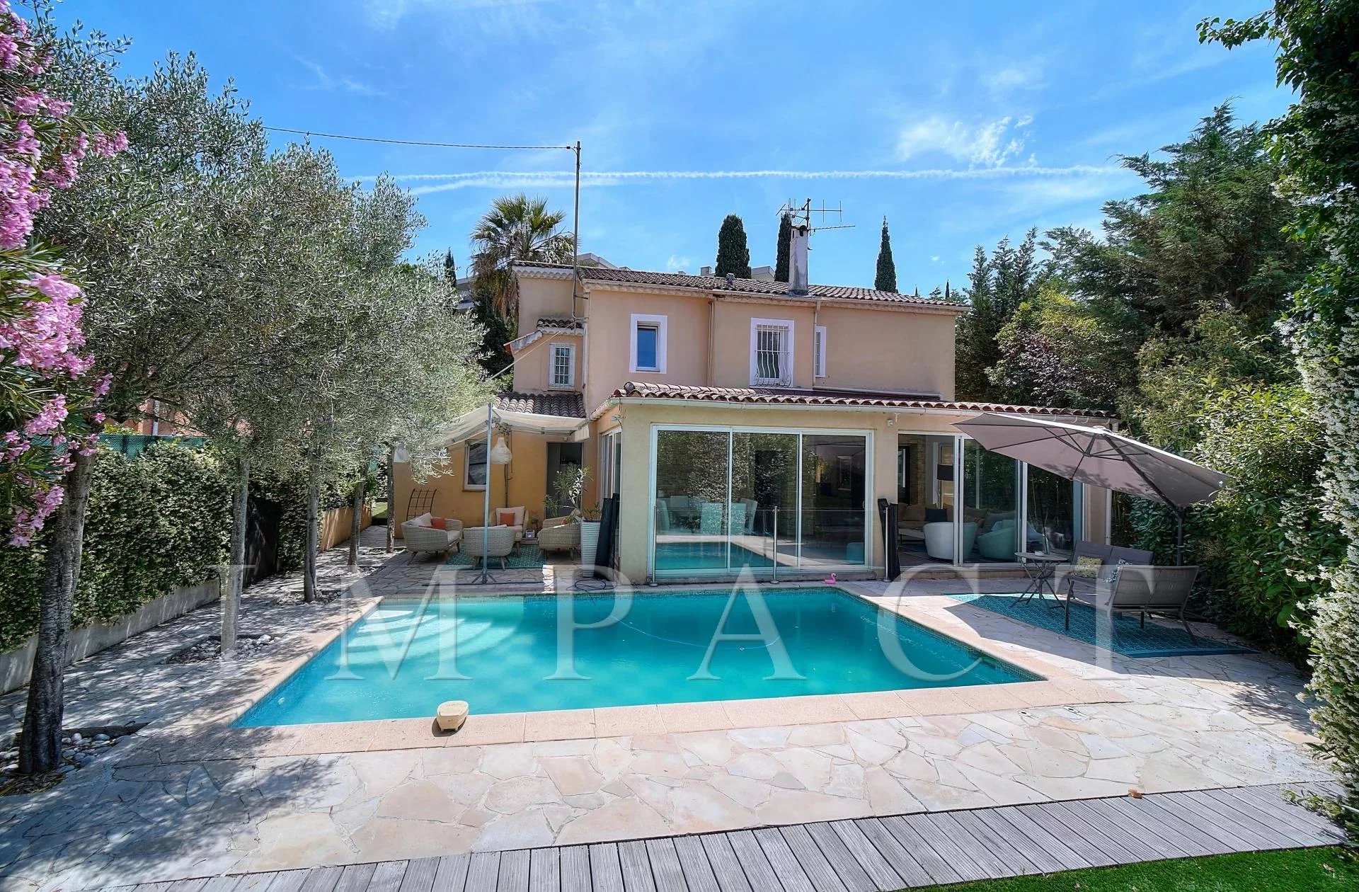 Cannes - Villa with pool for rent