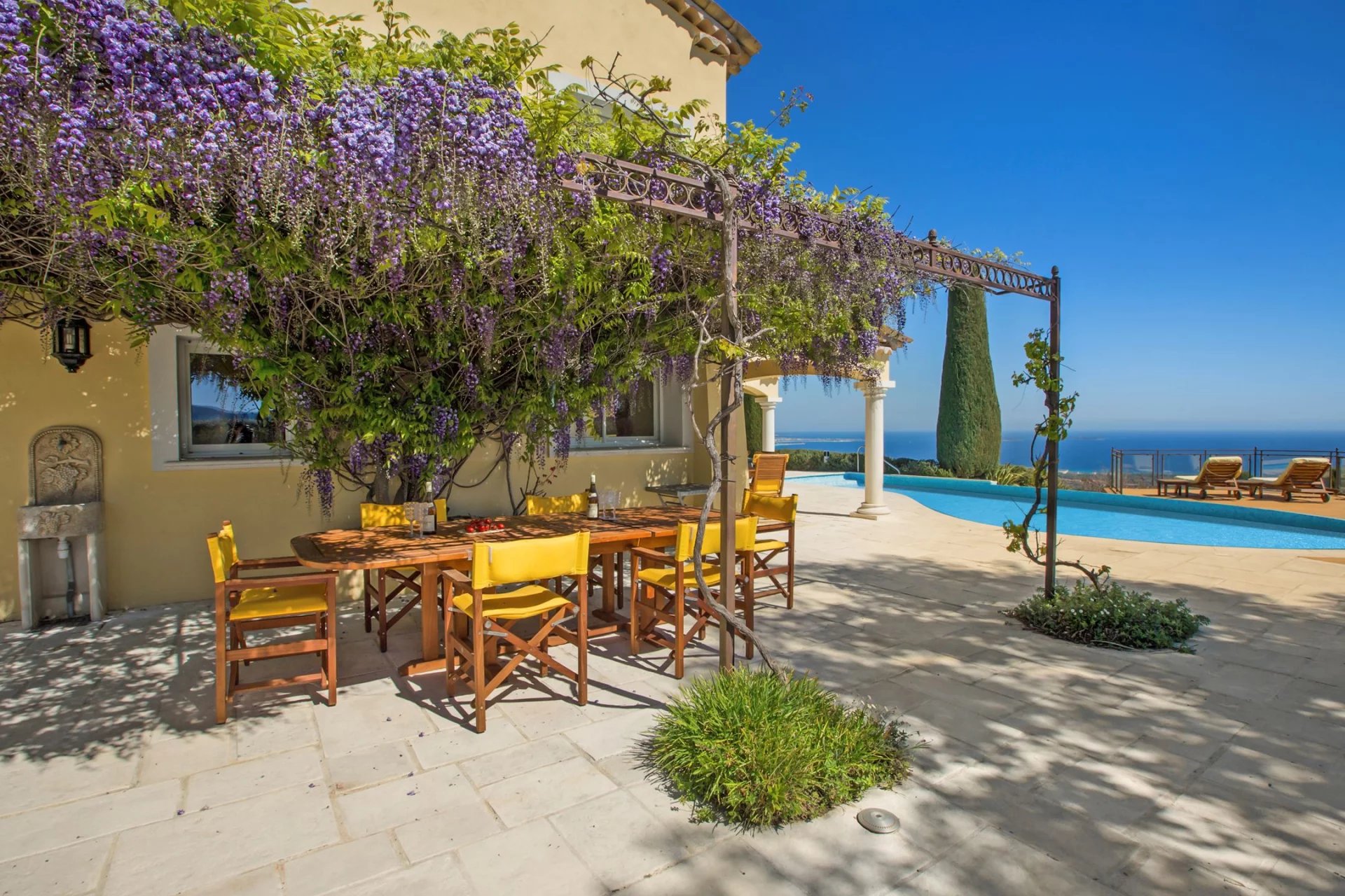 Prachtige moderne villa met schitterend panoramisch zeezicht, Mandelieu