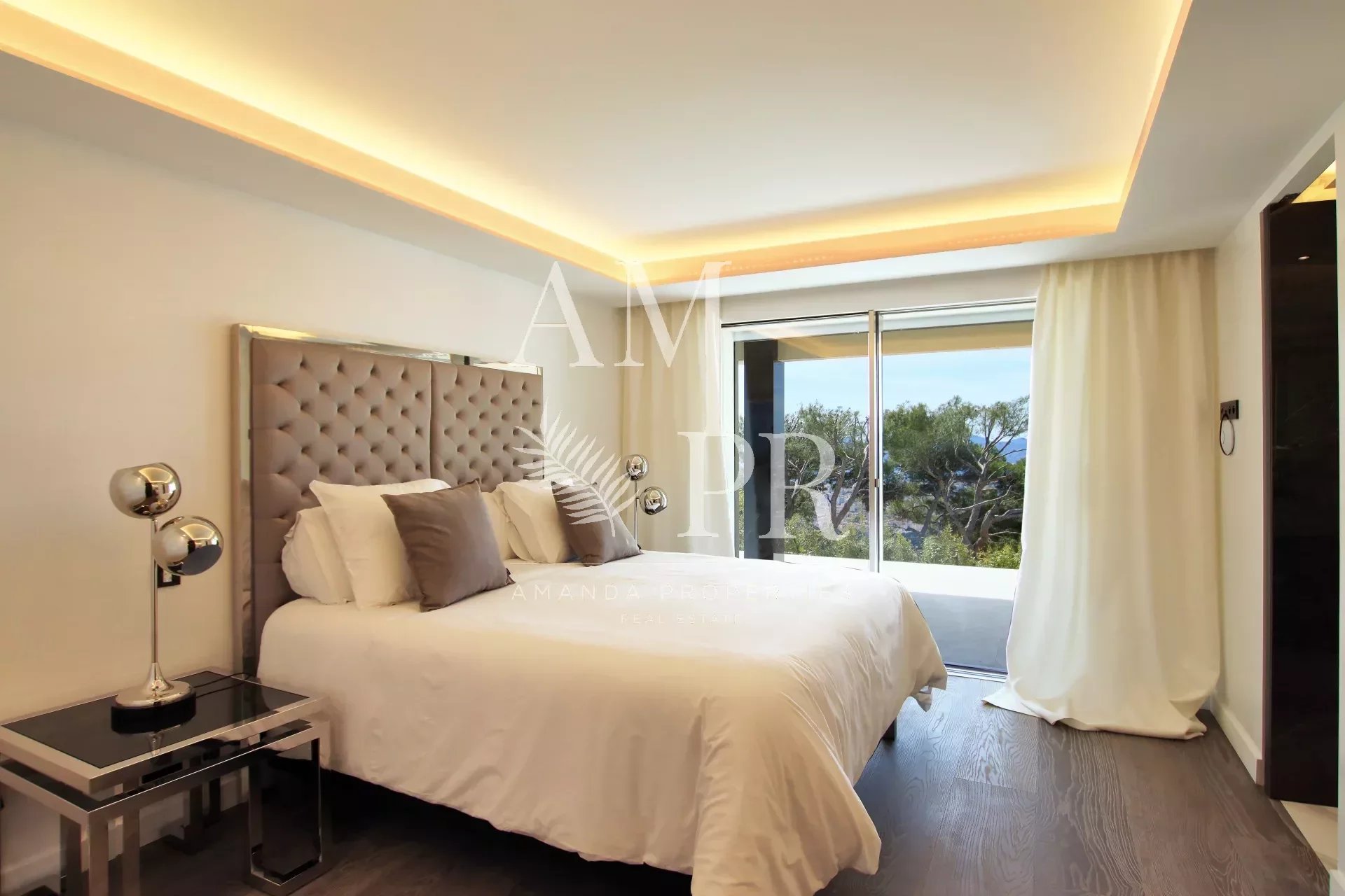 Sublime villa contemporaine - Vue panoramique baie de Cannes