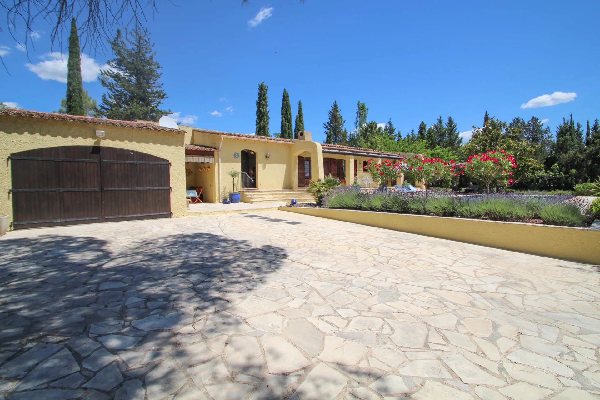 Fayence : Villa de plein pied avec piscine et garage