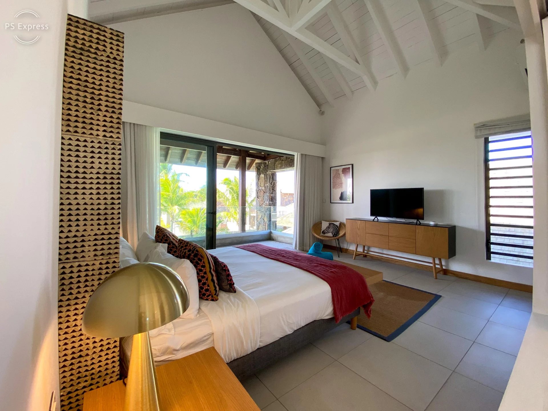 GRAND GAUBE - Magnificent villa - 4 bedrooms - picture 10 title=