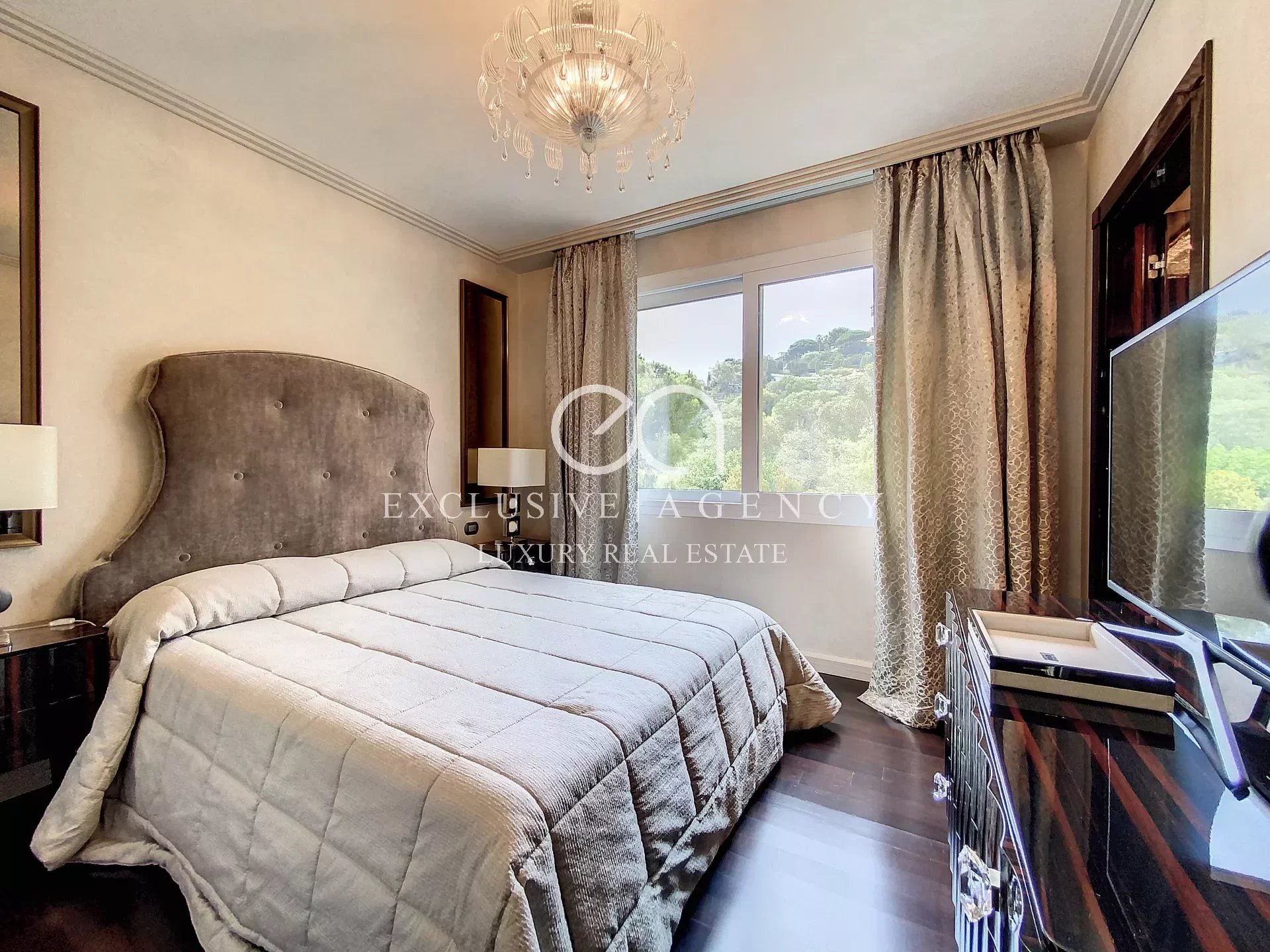Cannes California flat of 165m2 of prestige with noble materials