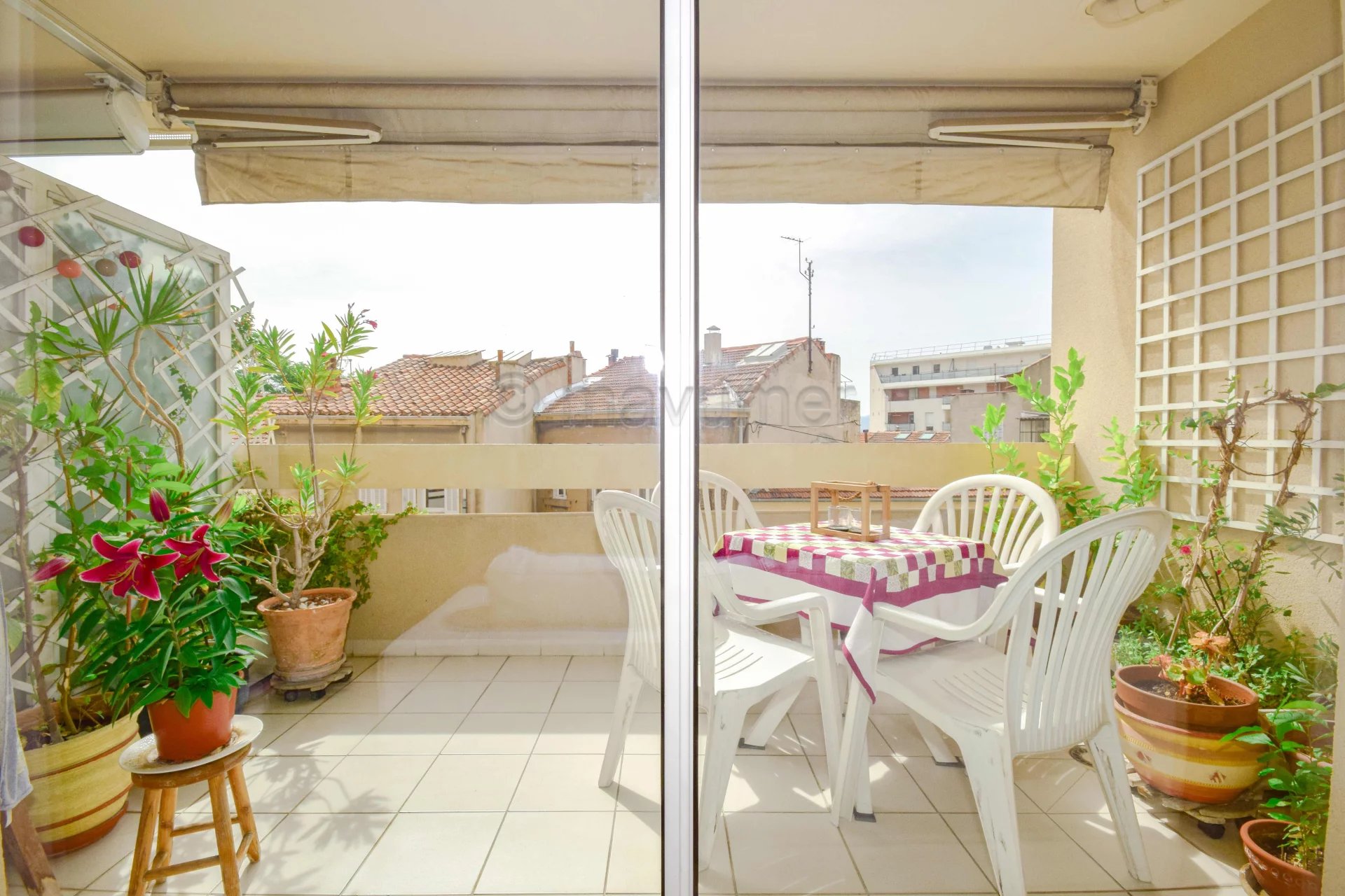 Appartement T3 + terrasse Palais Longchamp-Marseille 13004