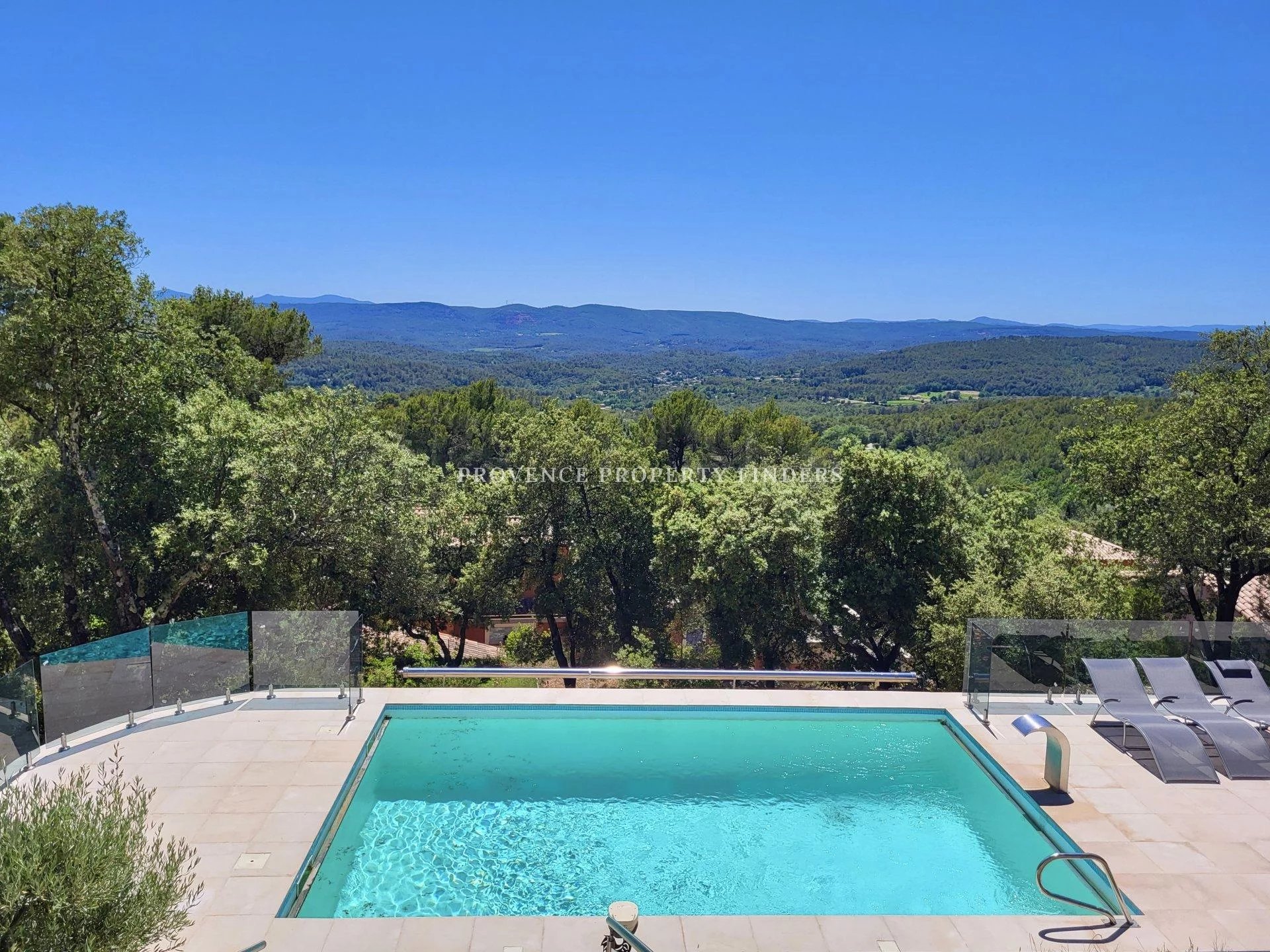 Maison moderne en Provence avec belle une vue!