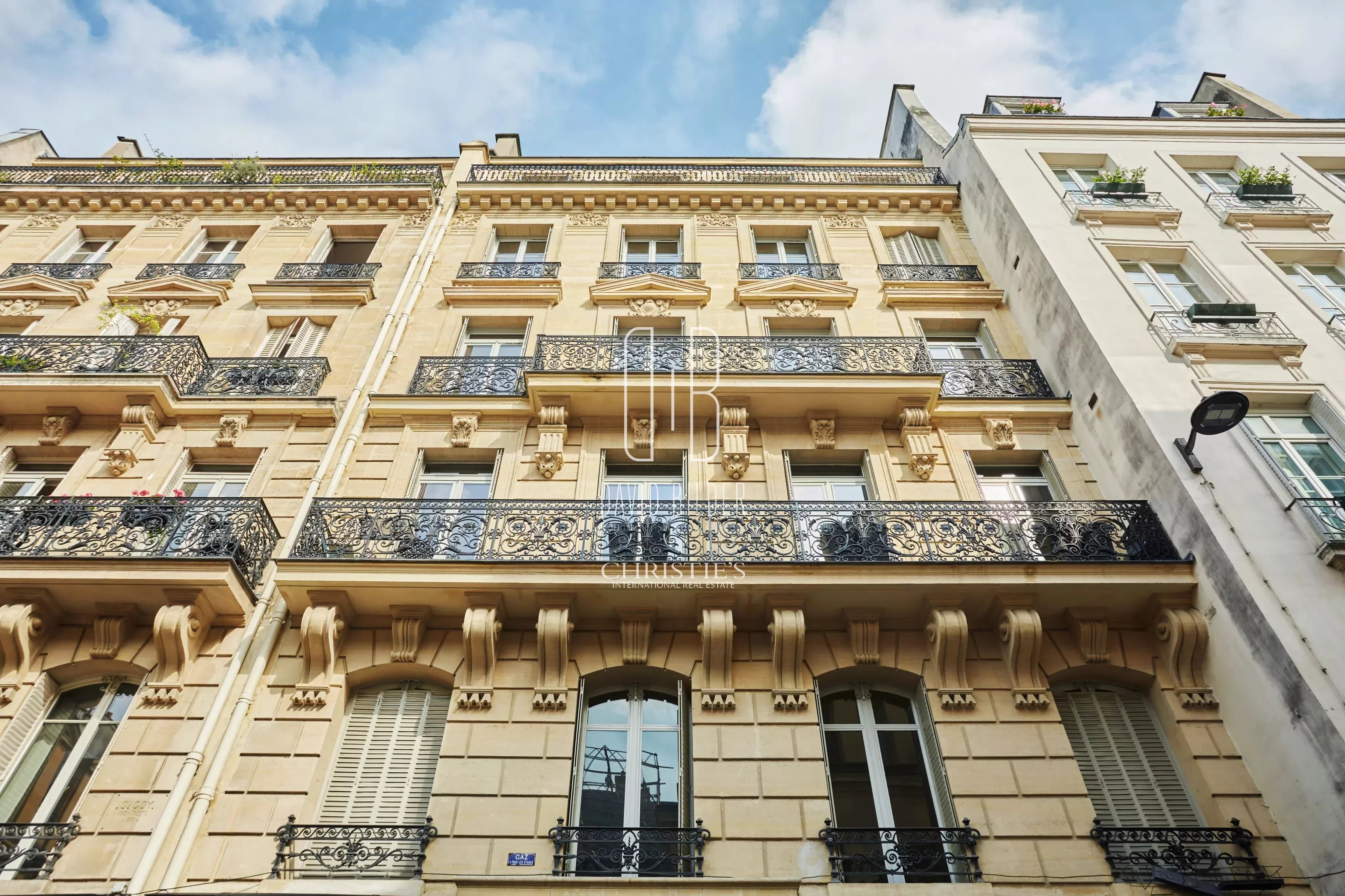 Paris 6th District – A 1100 sqm building in Saint-Germain-des-Prés