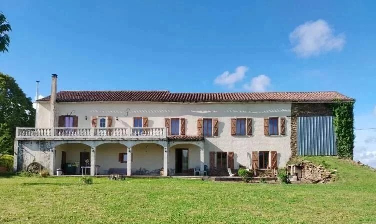 4 bedroom country house with outbuildings and land