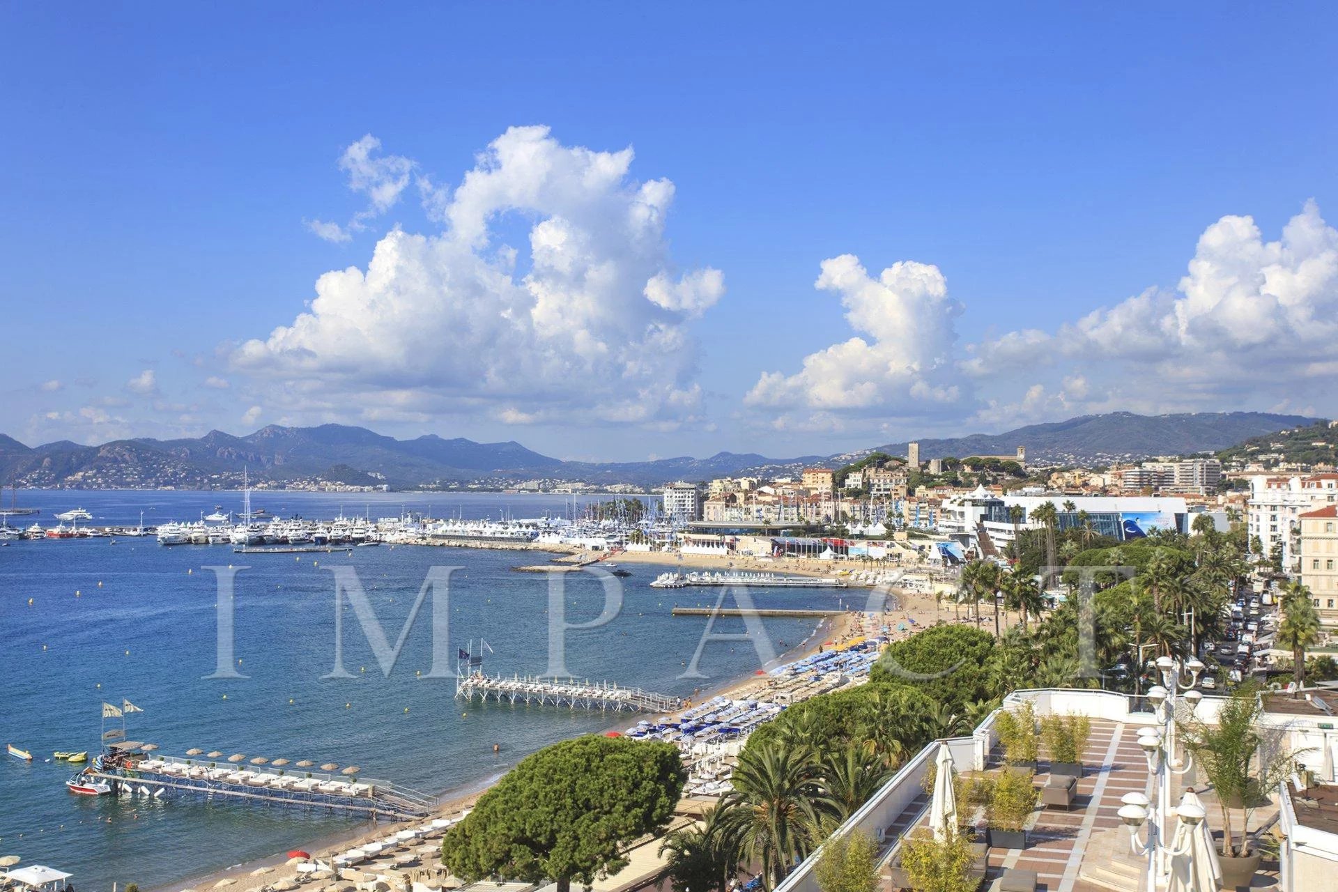 Cannes Croisette penthouse for rent panoramic view