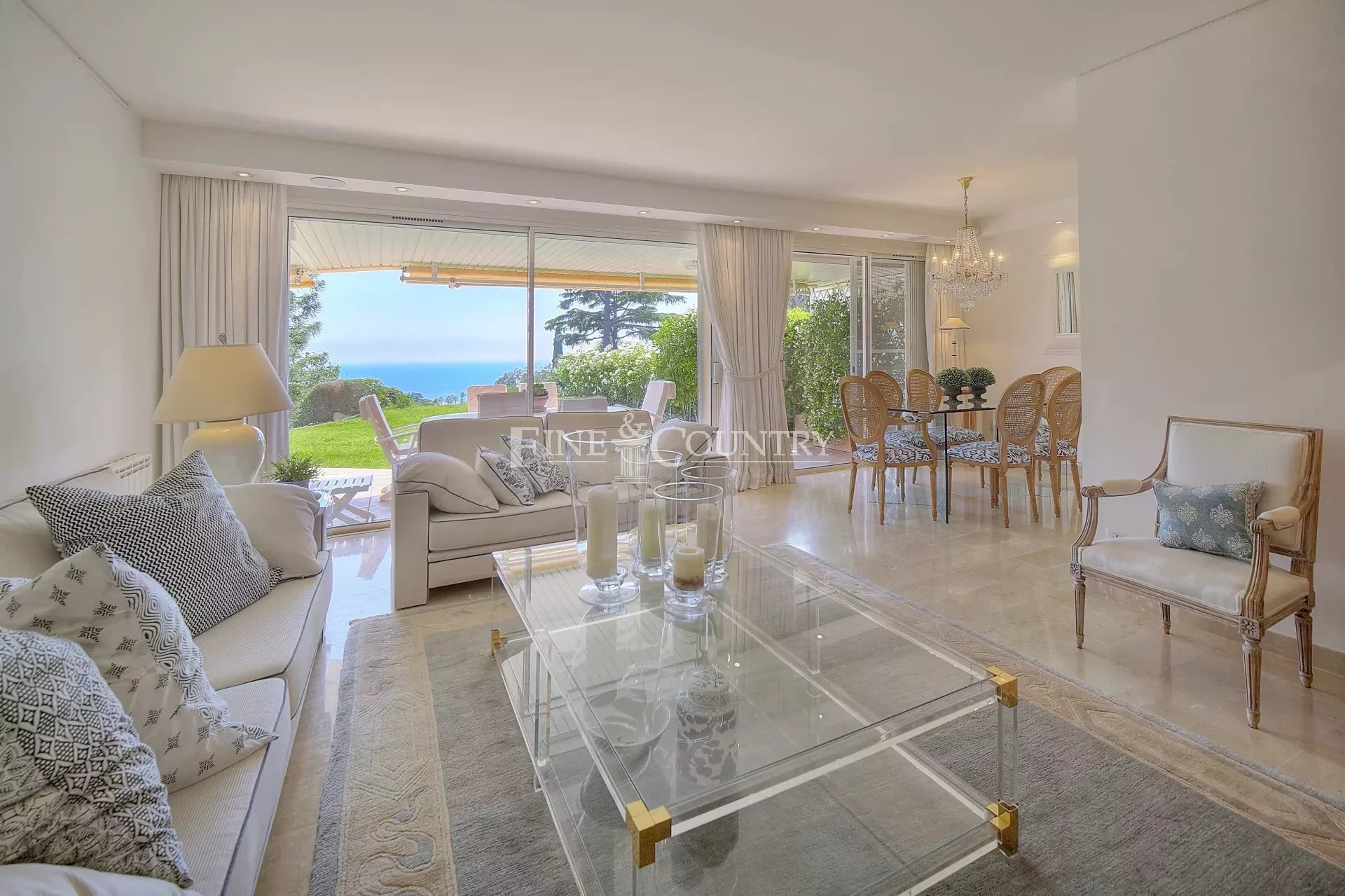 Garden Apartment for sale in Cannes with Sea Views