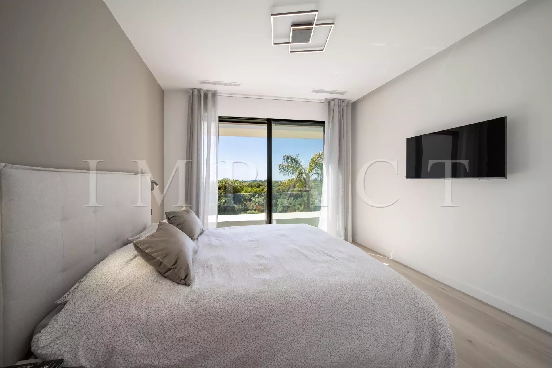 Seasonal Rental  - Hinterland - New architect-designed villa - Panoramic sea view