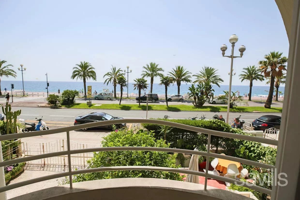 Apartment on the Promenade des Anglais
