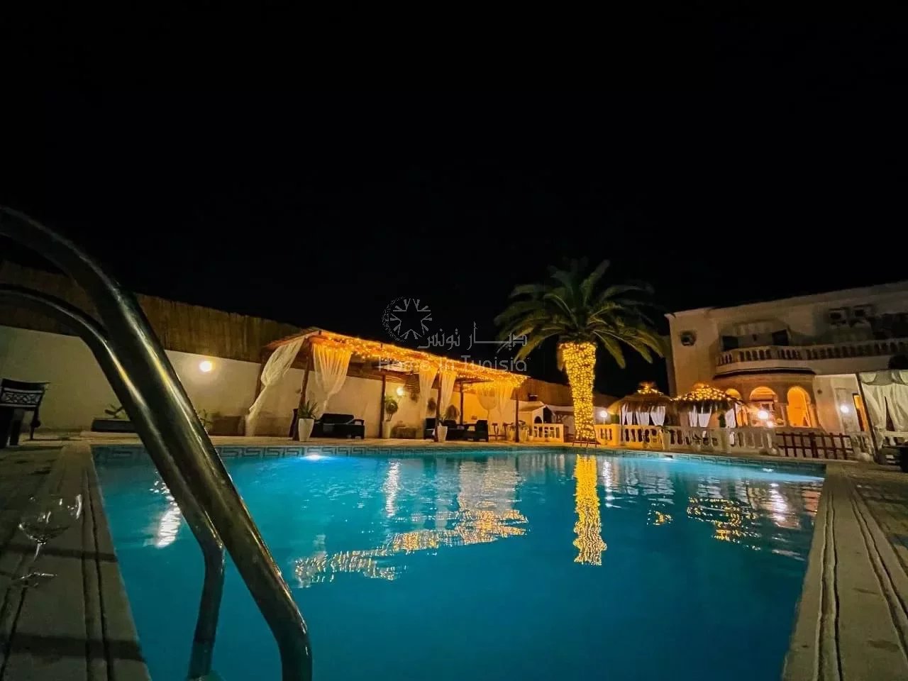 villa S+6 avec piscine location estivale - chott mariem