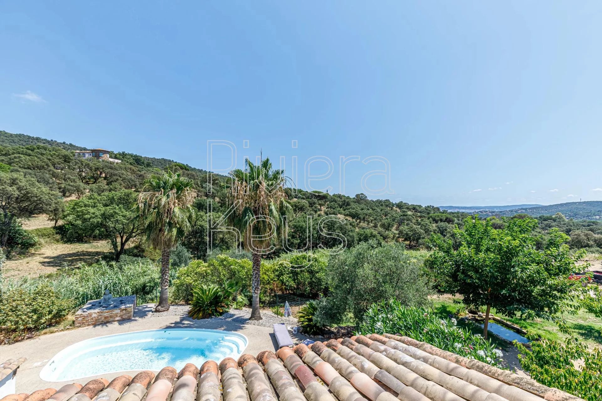 Provencal house, 4 bedrooms, pool, beautiful views in Sainte-Maxime