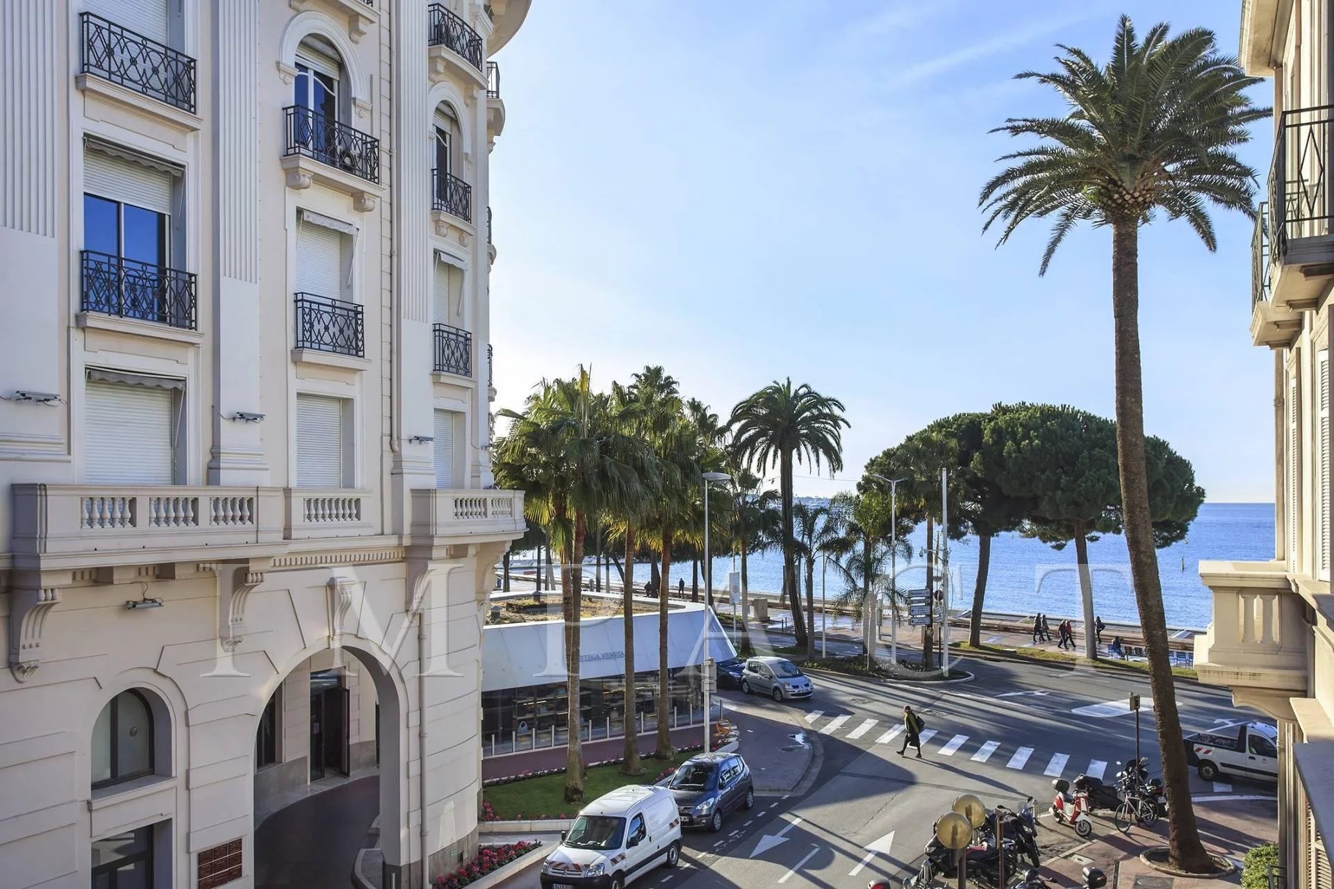APPARTEMENT CANNES LOCATION VUE MER