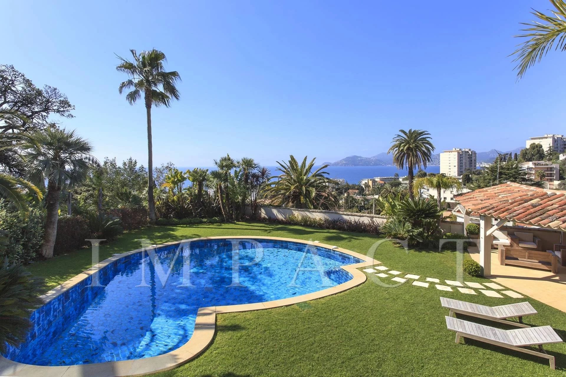 Comtemporary villa to rent Cannes
