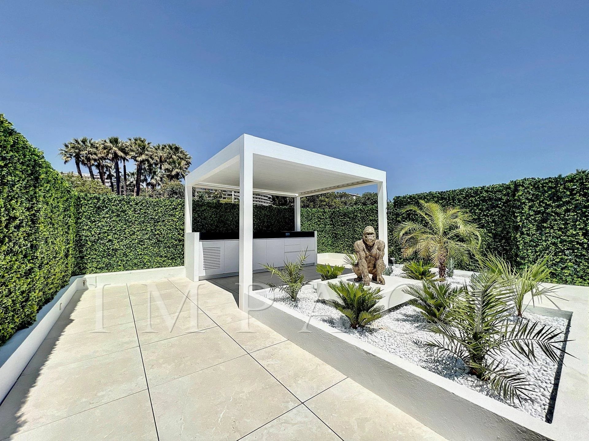 Roof terrace for sale CANNES Californie