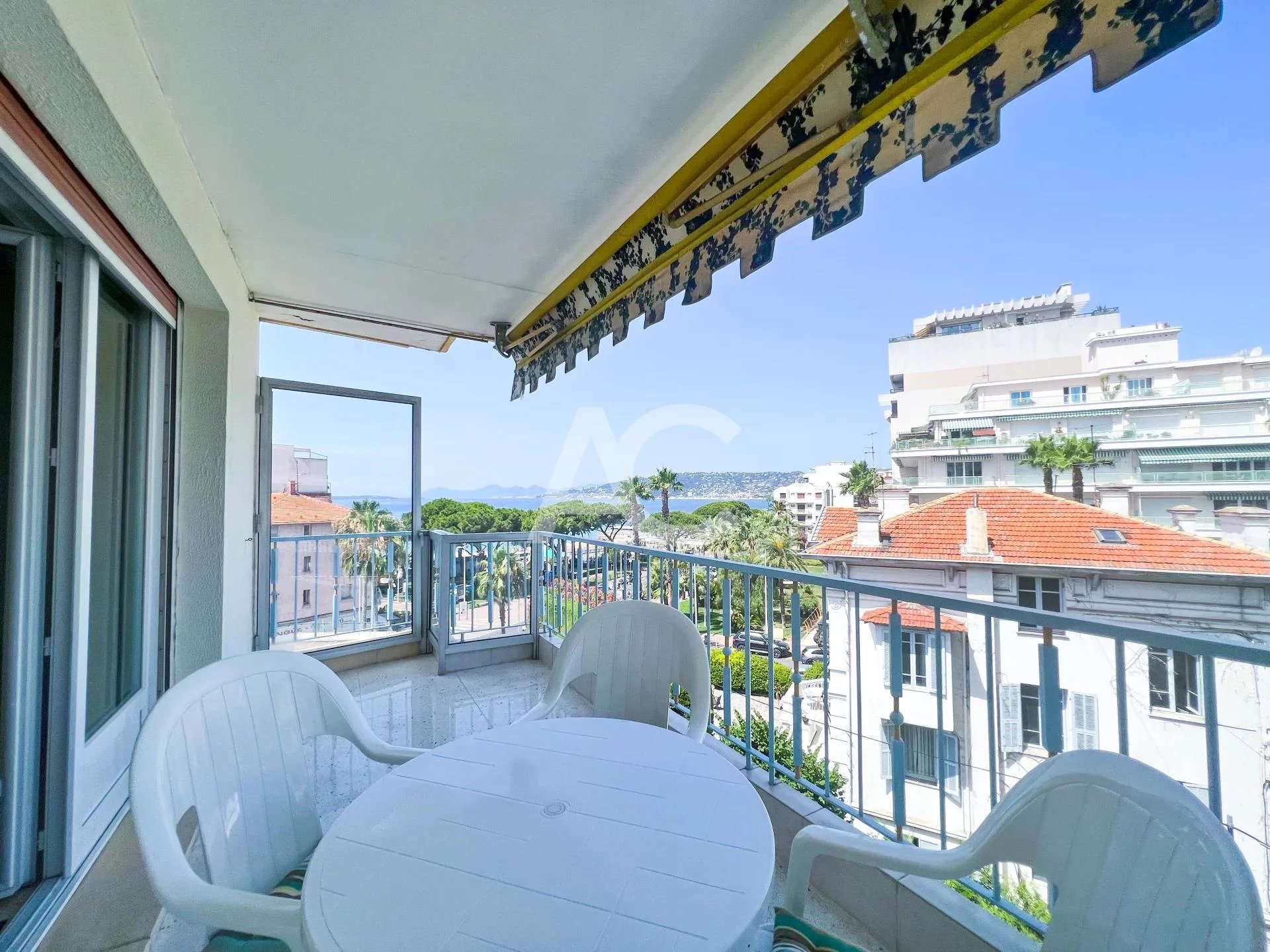 3 room apartment in Juan les Pins near the center
