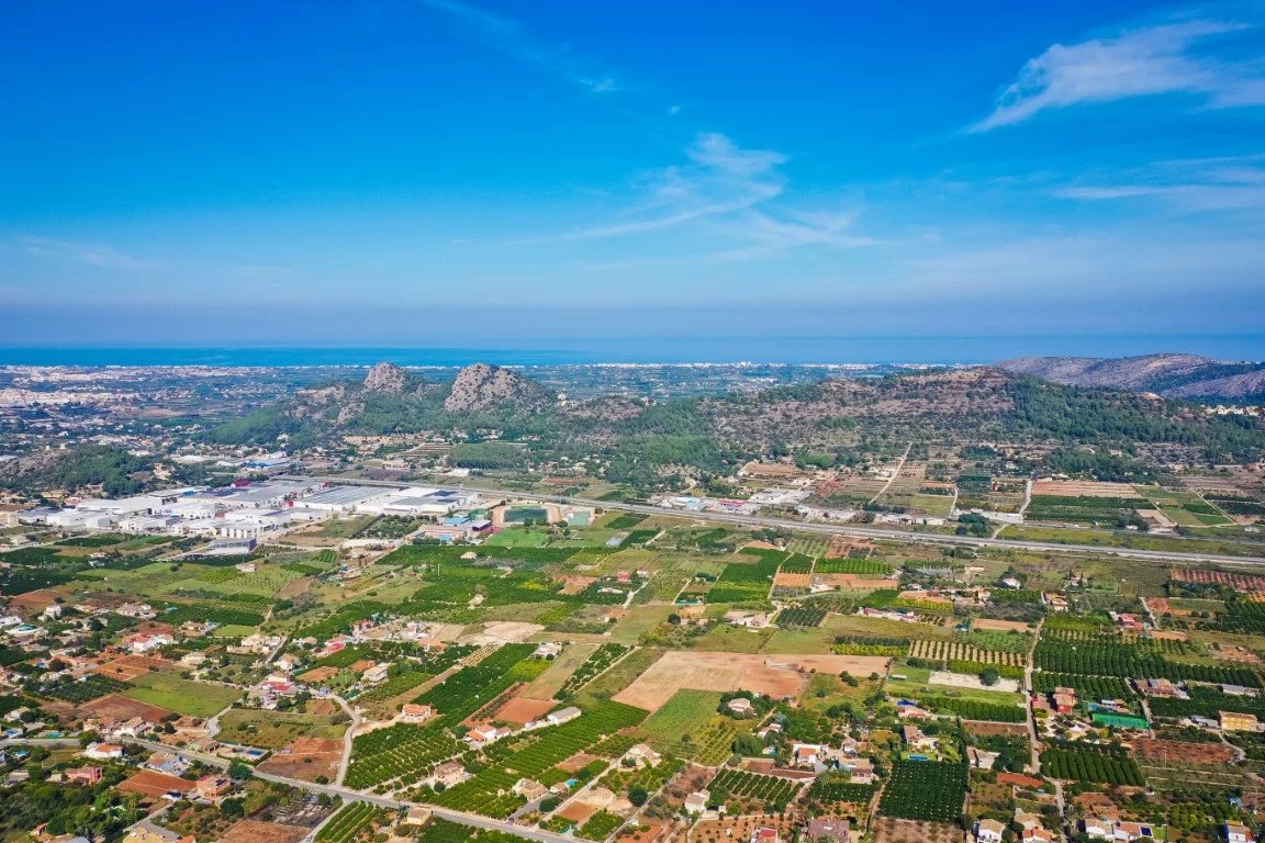 Villa vue mer à vendre à Pedreguer sur un terrain de 10 000m2