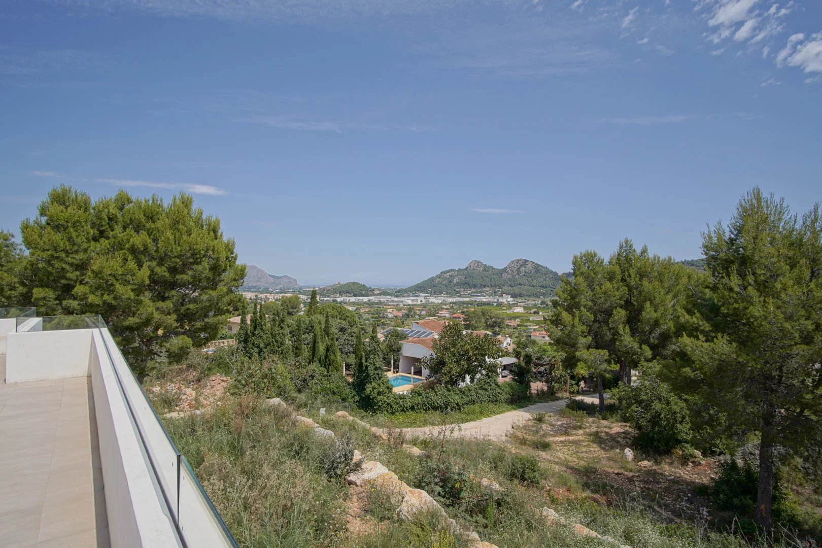 Villa met zeezicht te koop in Pedreguer op een perceel van 10.000m2