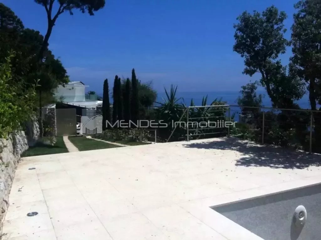 Renovated villa in Roquebrune Cap Martin and 300 meters from MONACO
