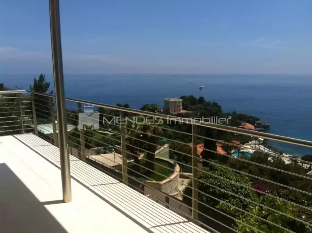 Villa moderne rénovée à Roquebrune Cap Martin et à 300 m de MONACO