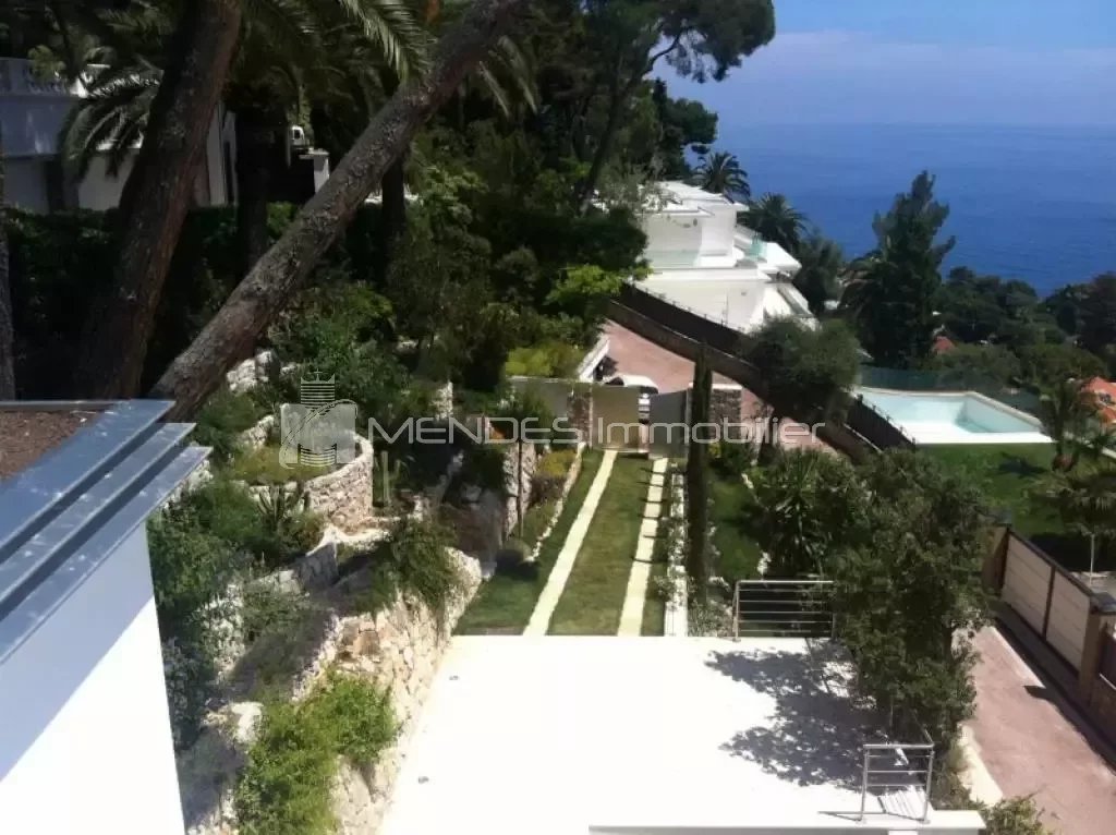 Renovated villa in Roquebrune Cap Martin and 300 meters from MONACO