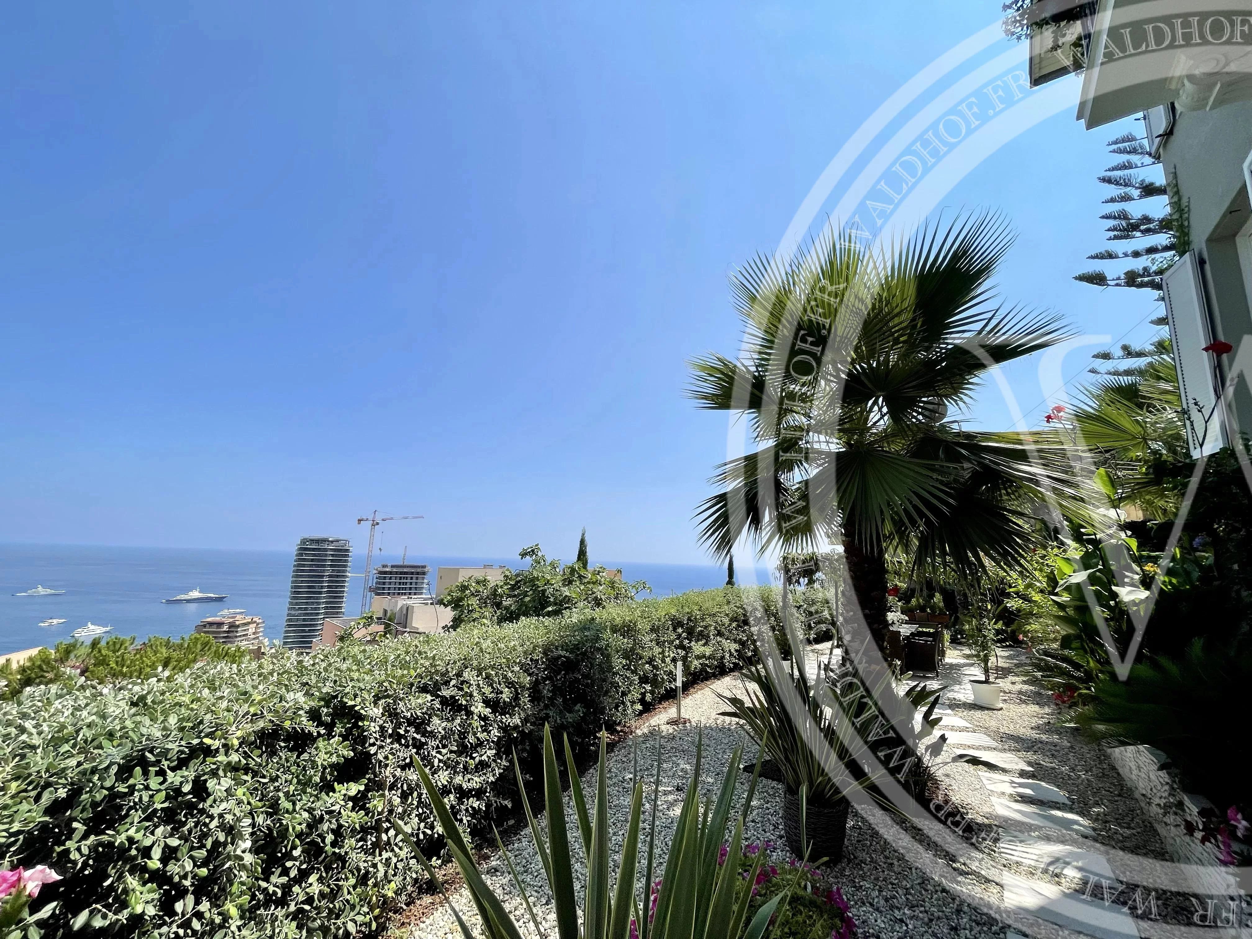 Charming 2 bedroom villa overlooking Monaco